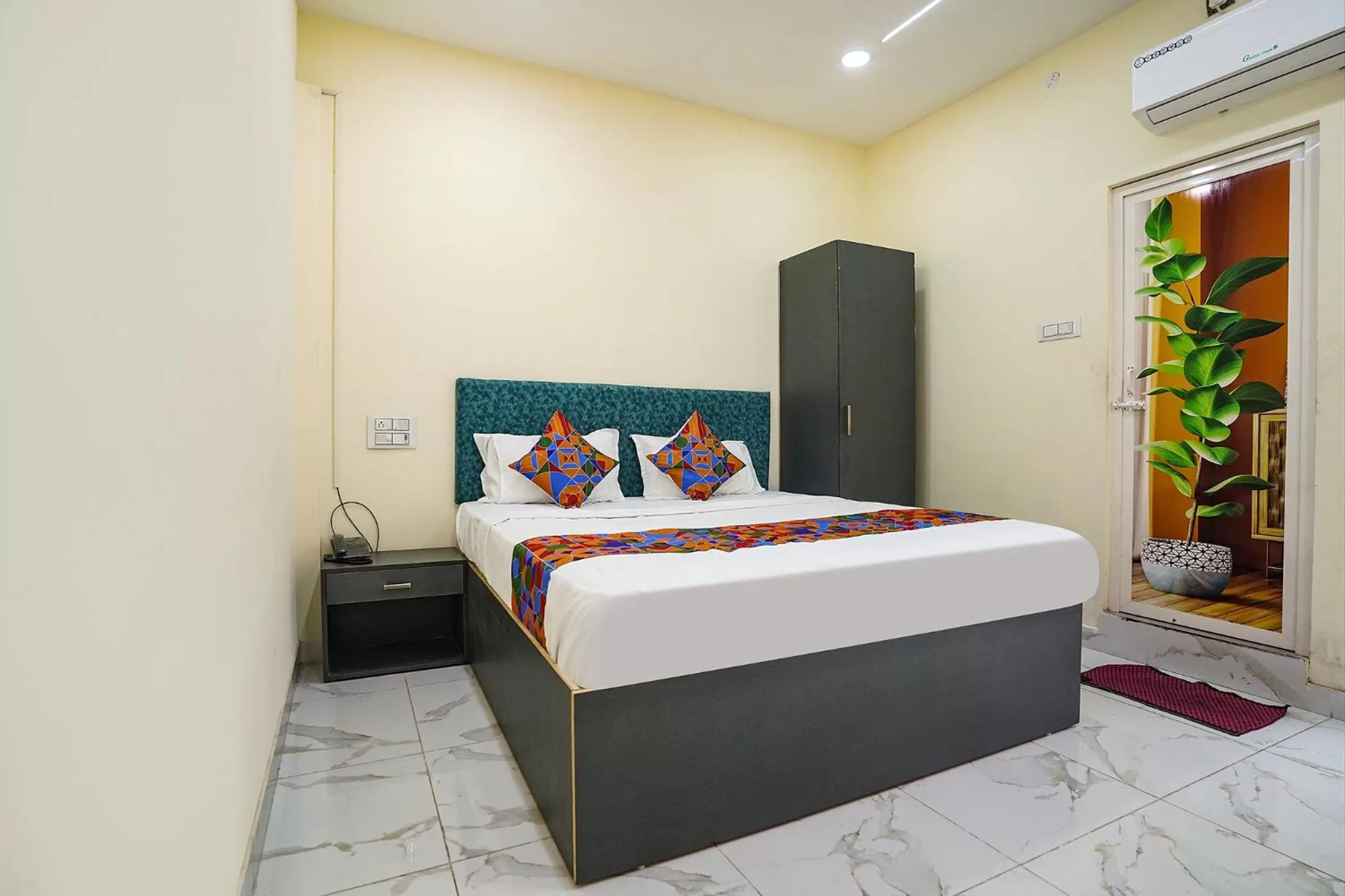 Bed in FabExpress IT Park, Pallikaranai