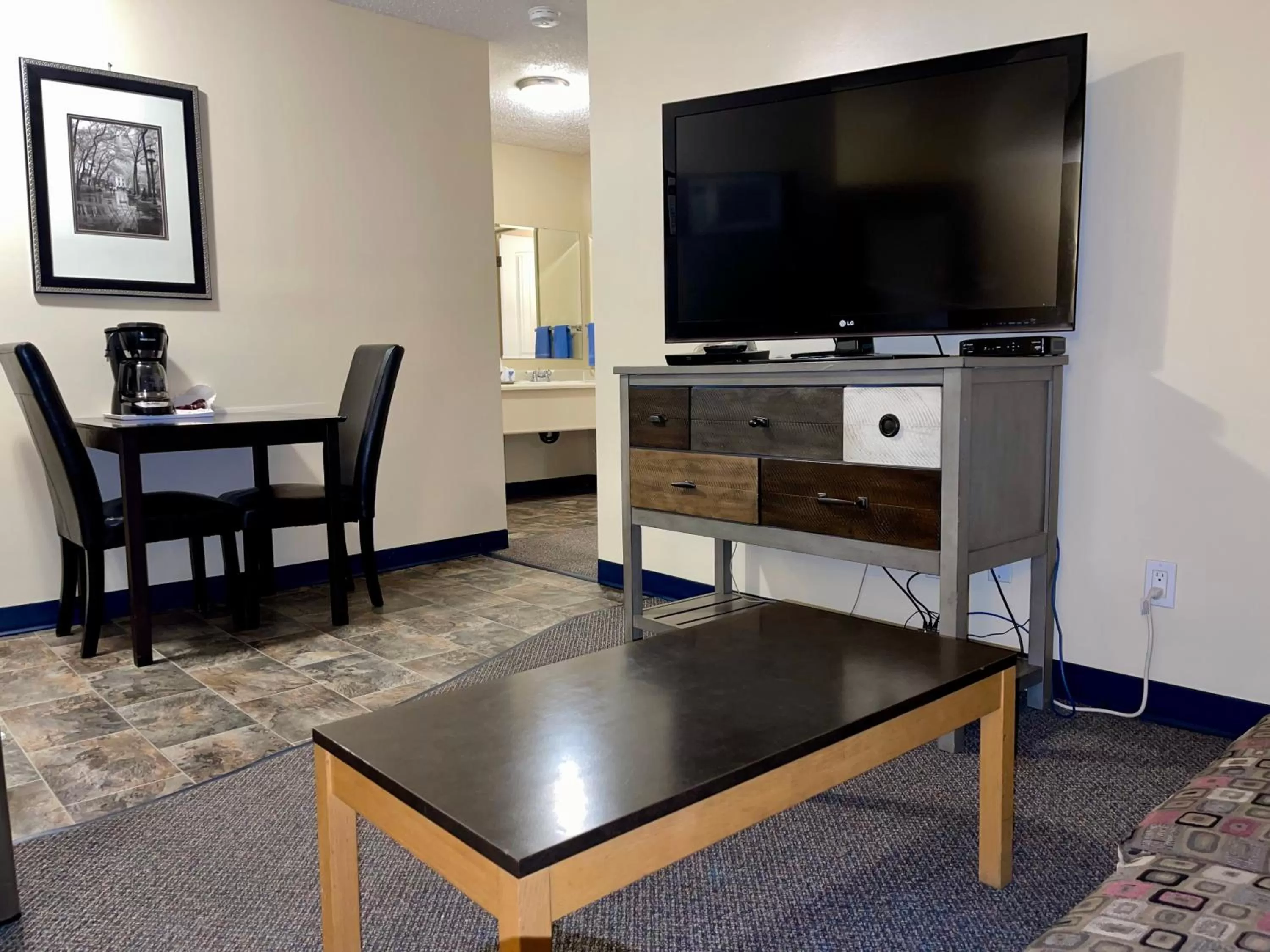Kitchen or kitchenette in Dockside Inn