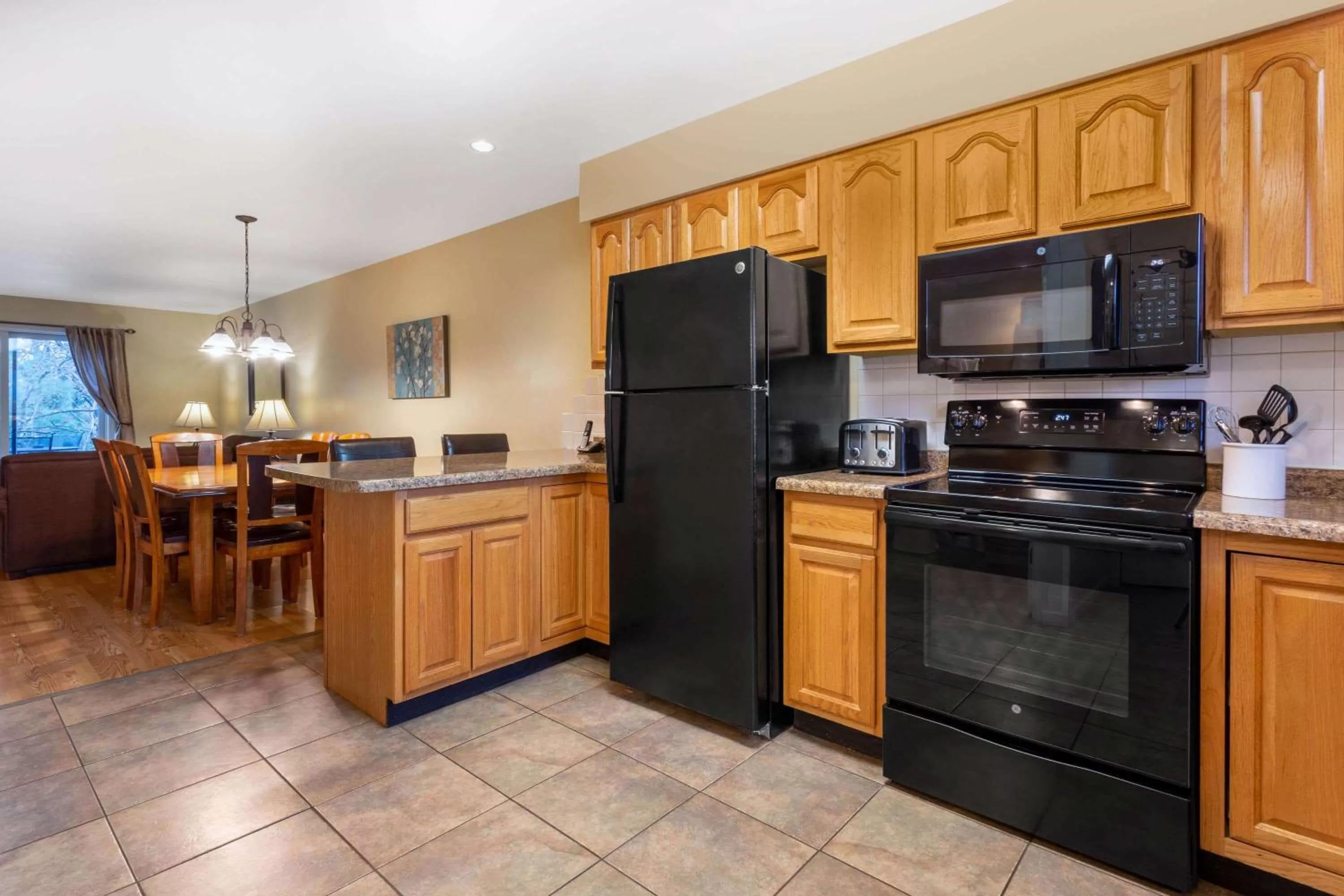 Kitchen or kitchenette in Tamarack Wisconsin Dells, a Ramada by Wyndham