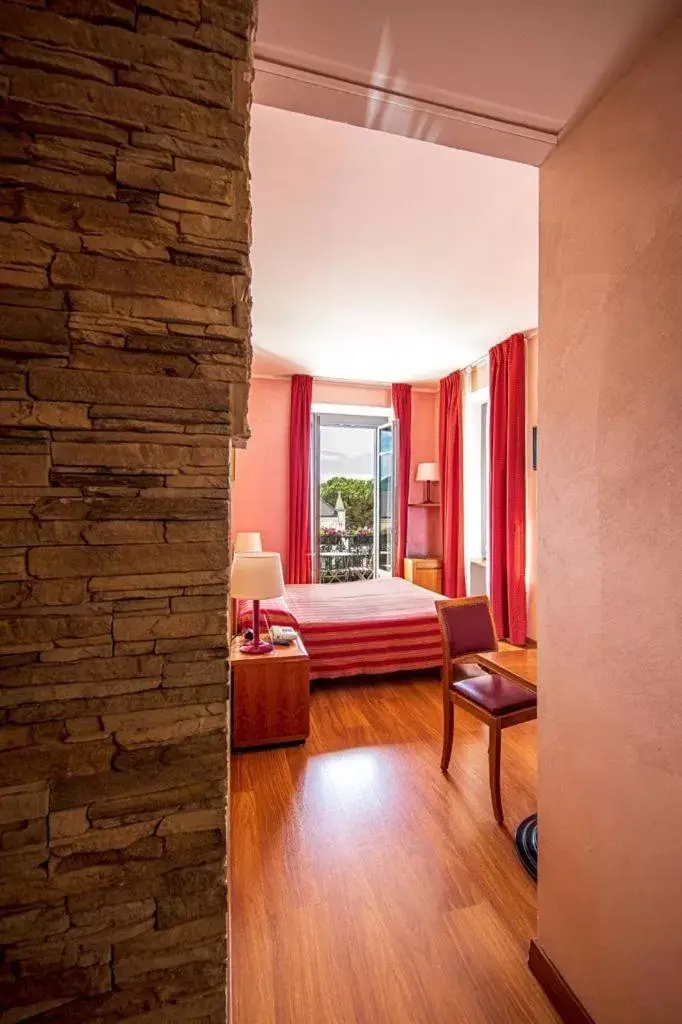 Double or Twin Room with Lake View in Intra Hotel Double or Twin Room with Lake View in Intra Hotel