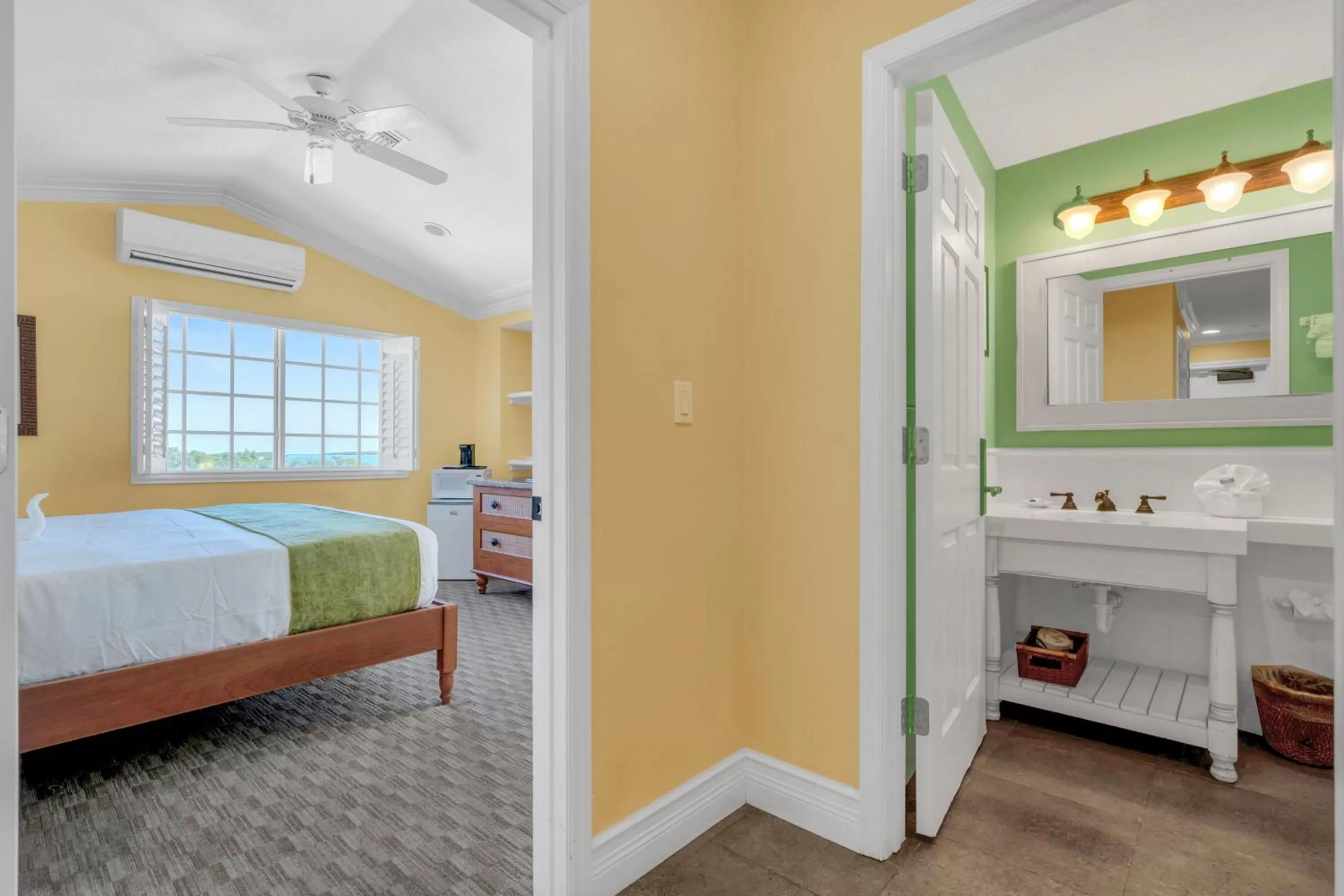 Bathroom, Bed in Dove Creek Resort & Marina, Trademark Collection by Wyndham