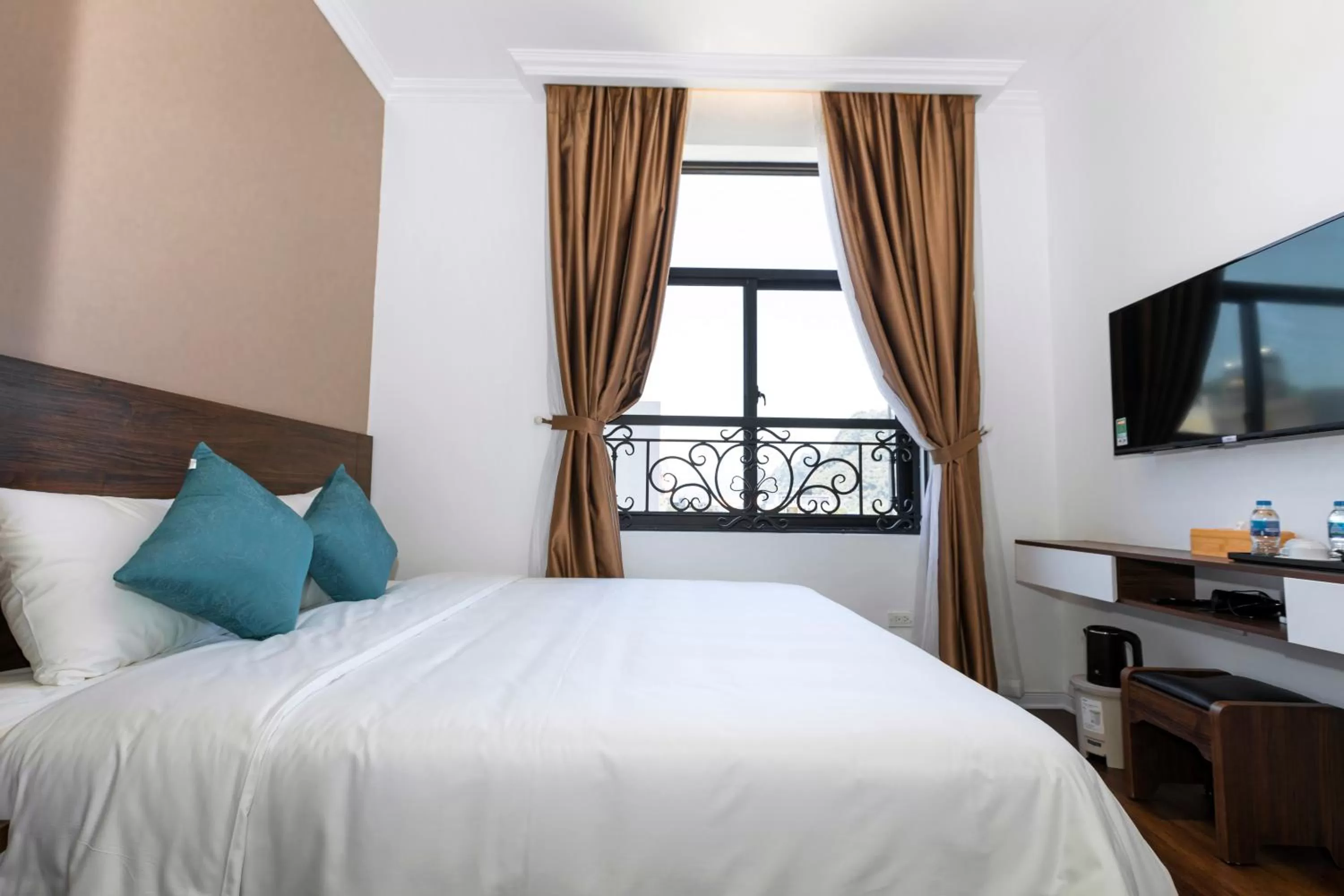 Bedroom, Bed in Minh Phong Hotel Ha Long