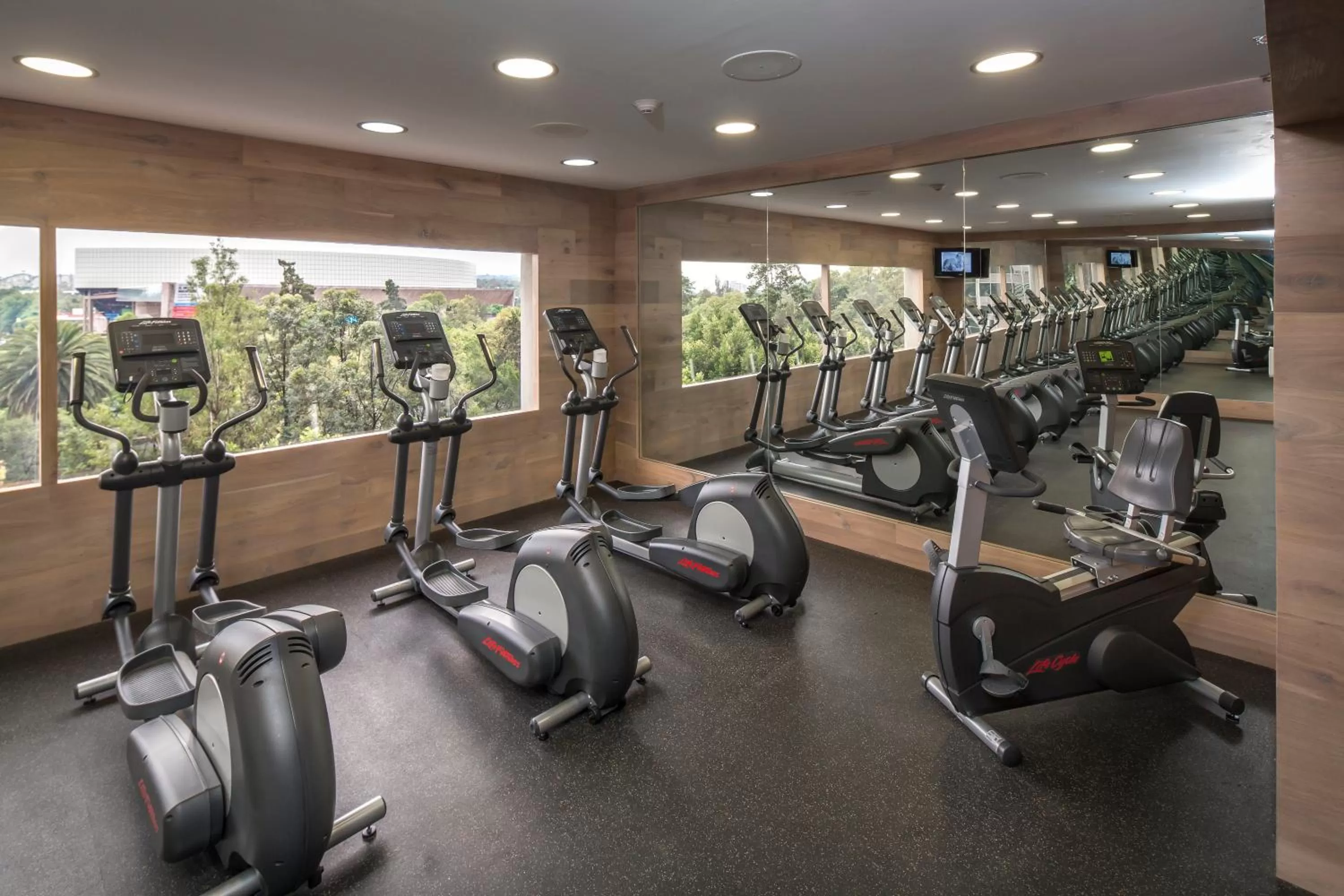 Fitness centre/facilities in Presidente InterContinental Mexico City by IHG