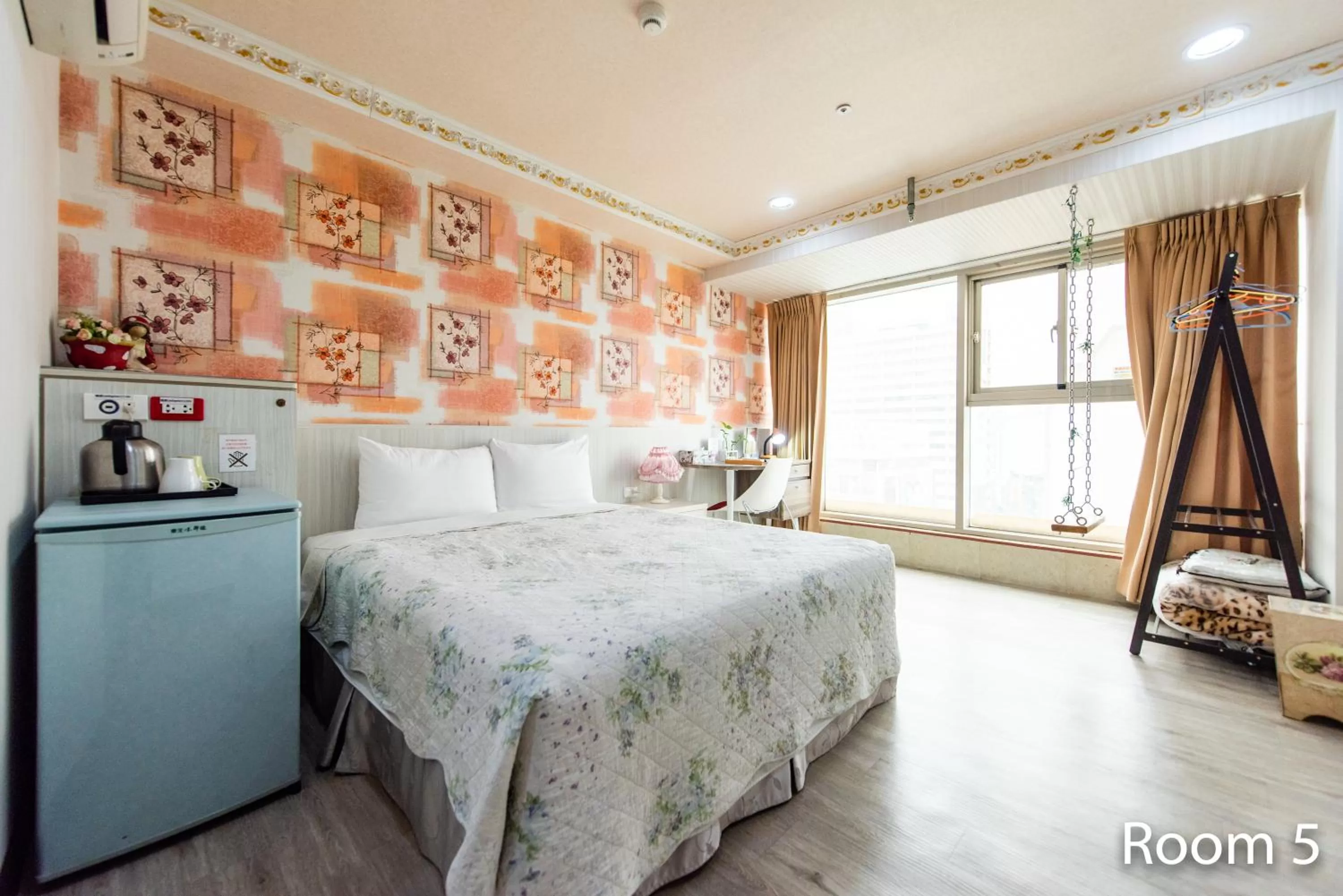 Standard Double or Twin Room with Bathtub in Gwawa Hotel