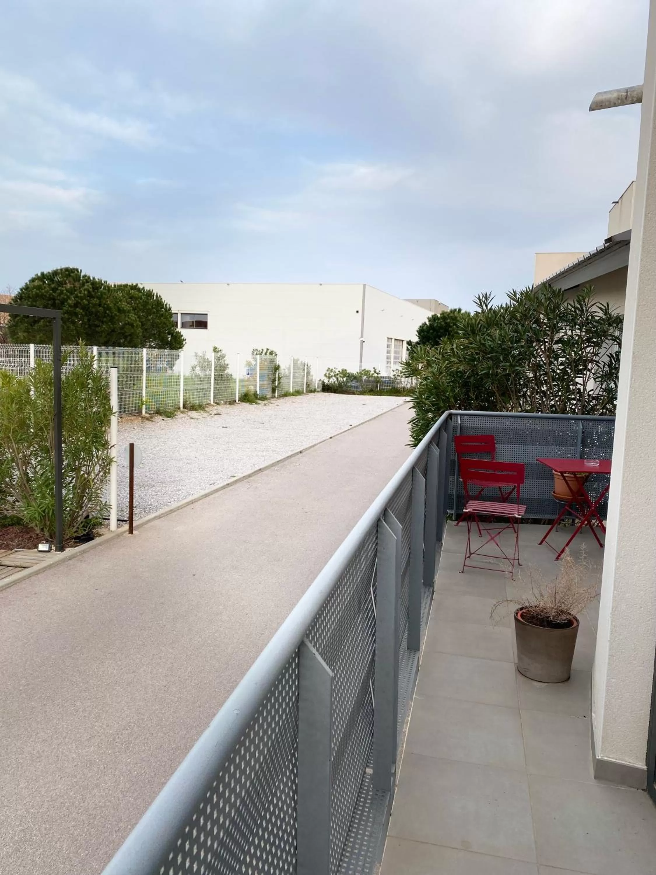 Patio in The Originals City, Hôtel Les Dômes, Perpignan Sud Saleilles
