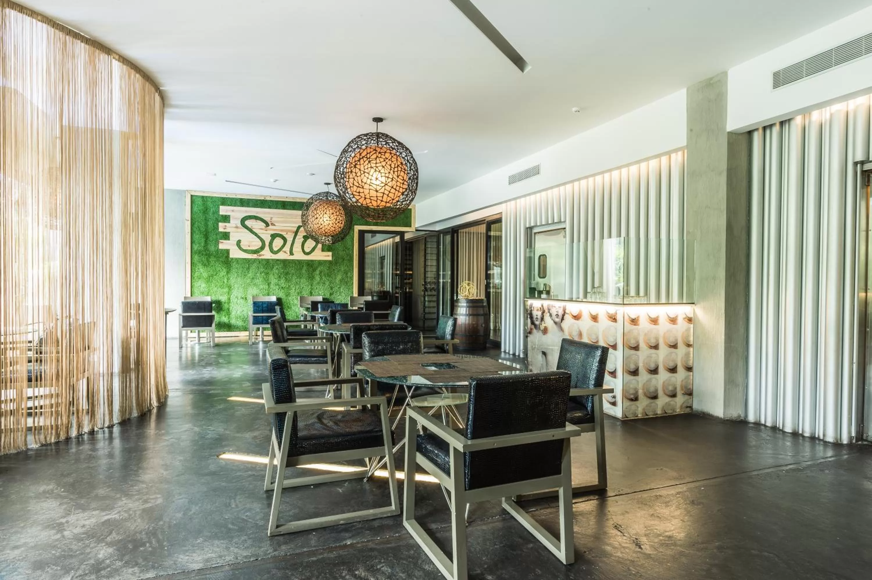 Restaurant/places to eat in Riande Urban Hotel