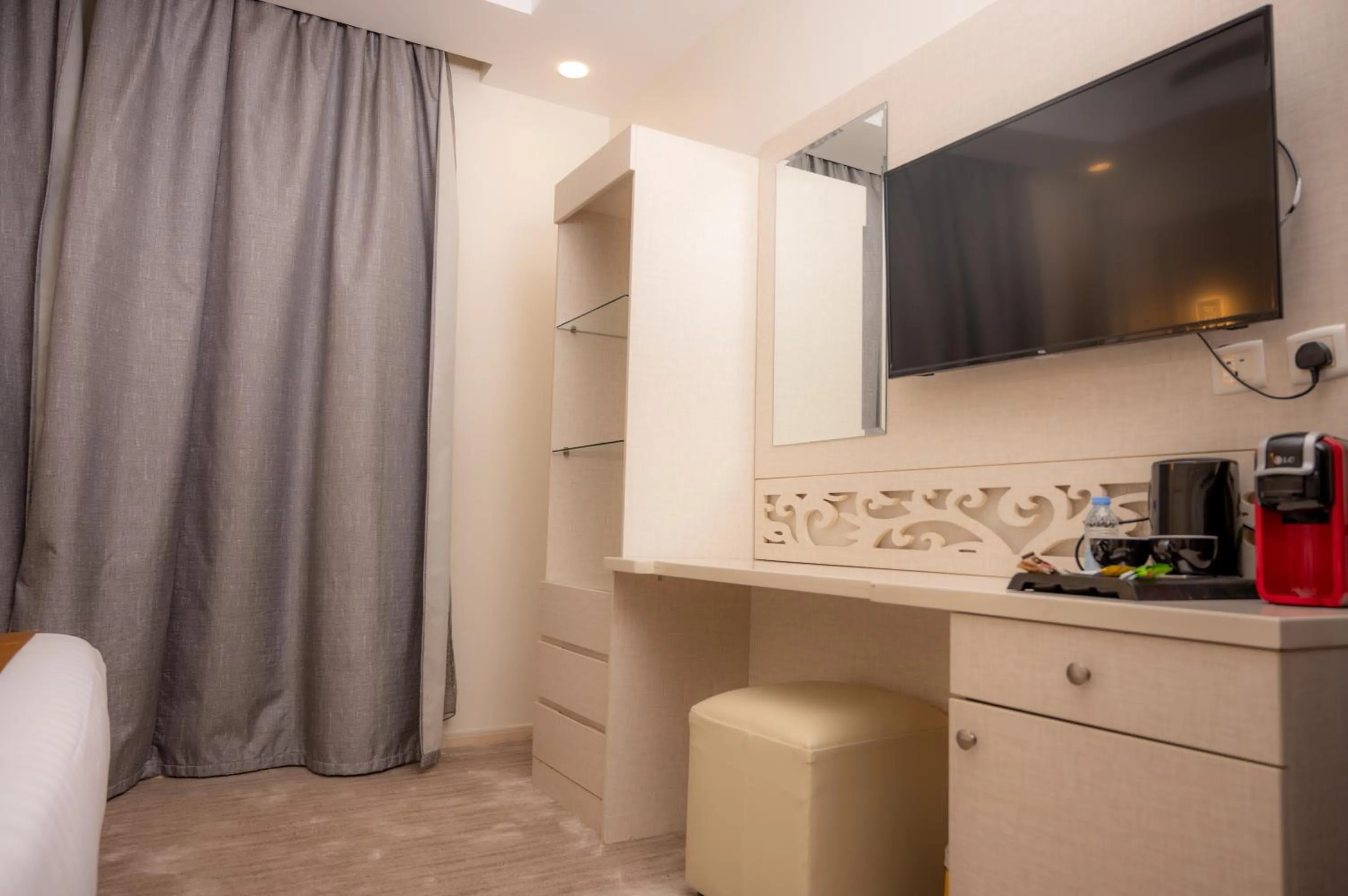 Coffee/tea facilities in Areen Hotel فندق ارين