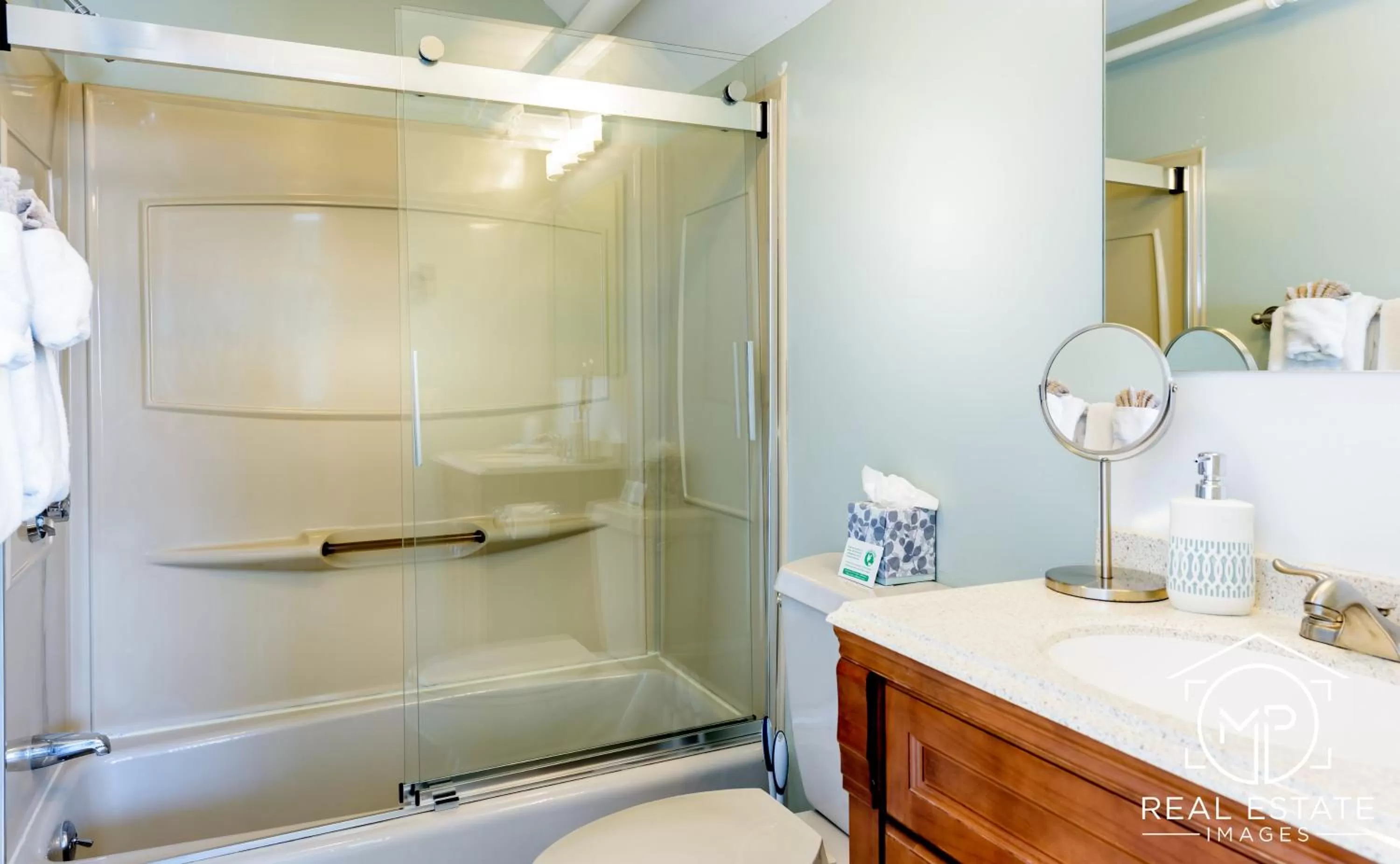 Bathroom in Bouchard Restaurant & Inn