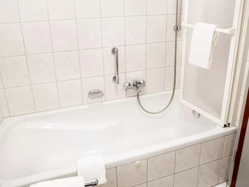 Bathroom in Hennedamm Hotel