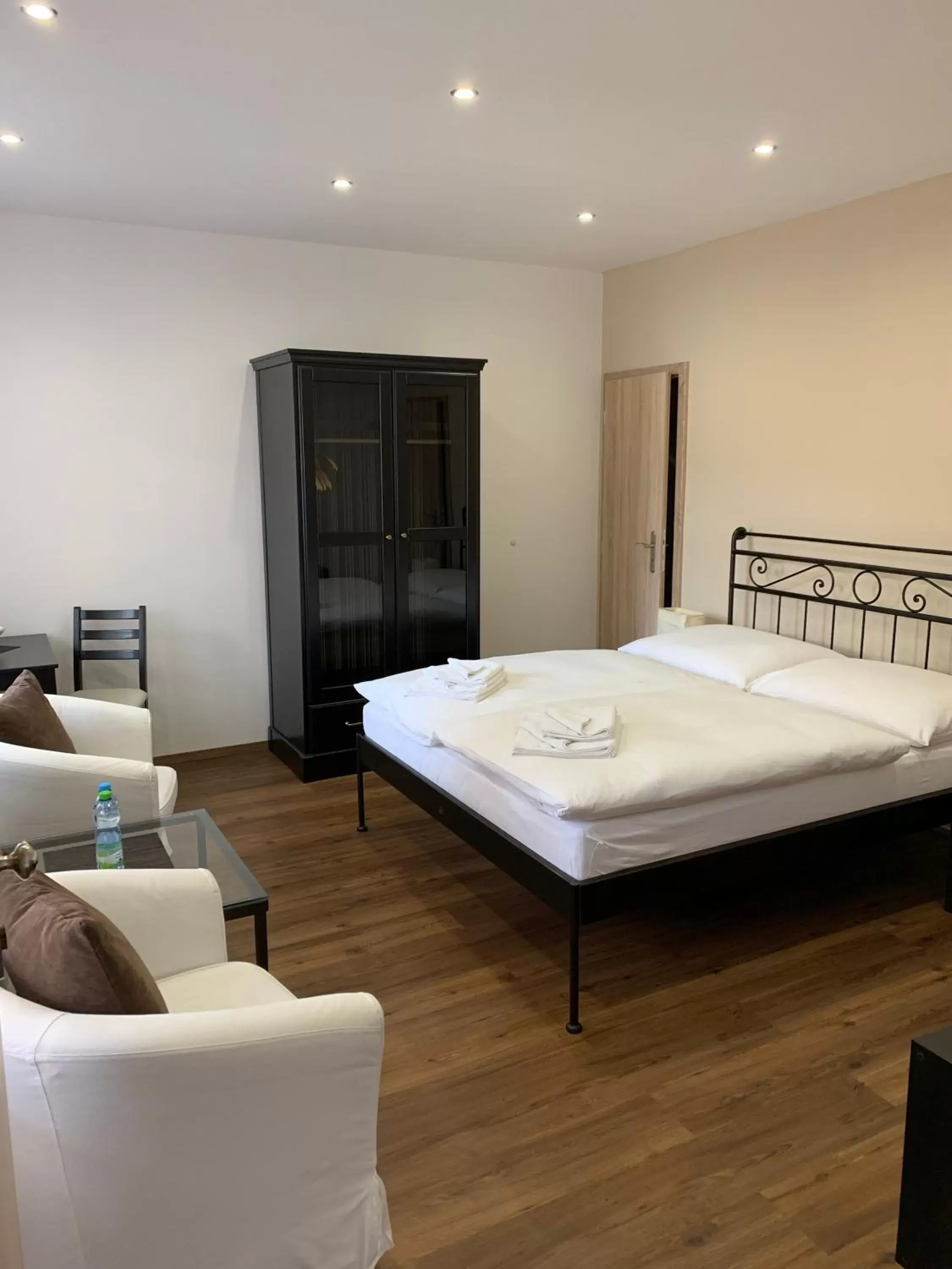 New Studio with Double Bed in Apartma La Provence New Studio with Double Bed in Apartma La Provence