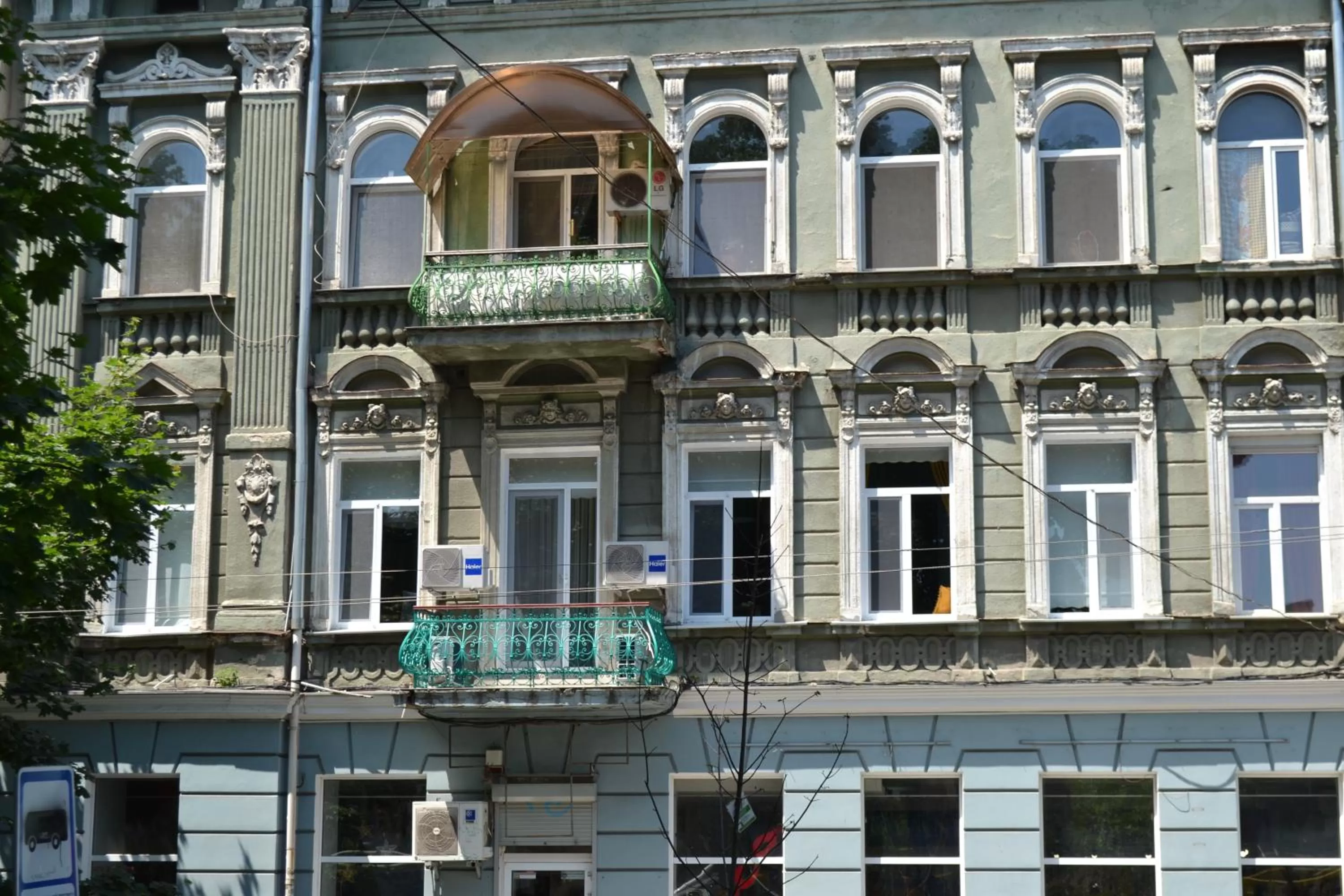 Property building in Apart Hotel Michelle