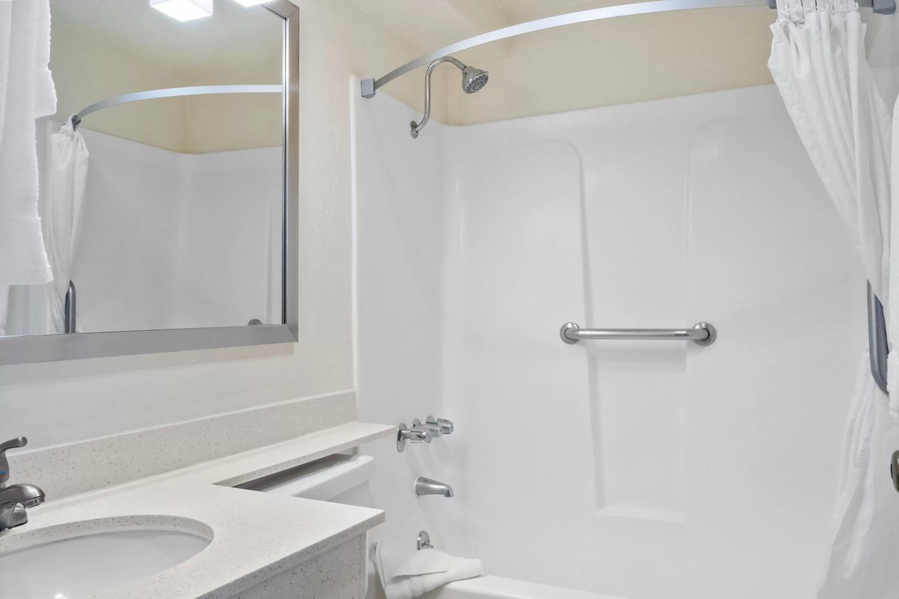 Bathroom in Golden Sails Hotel