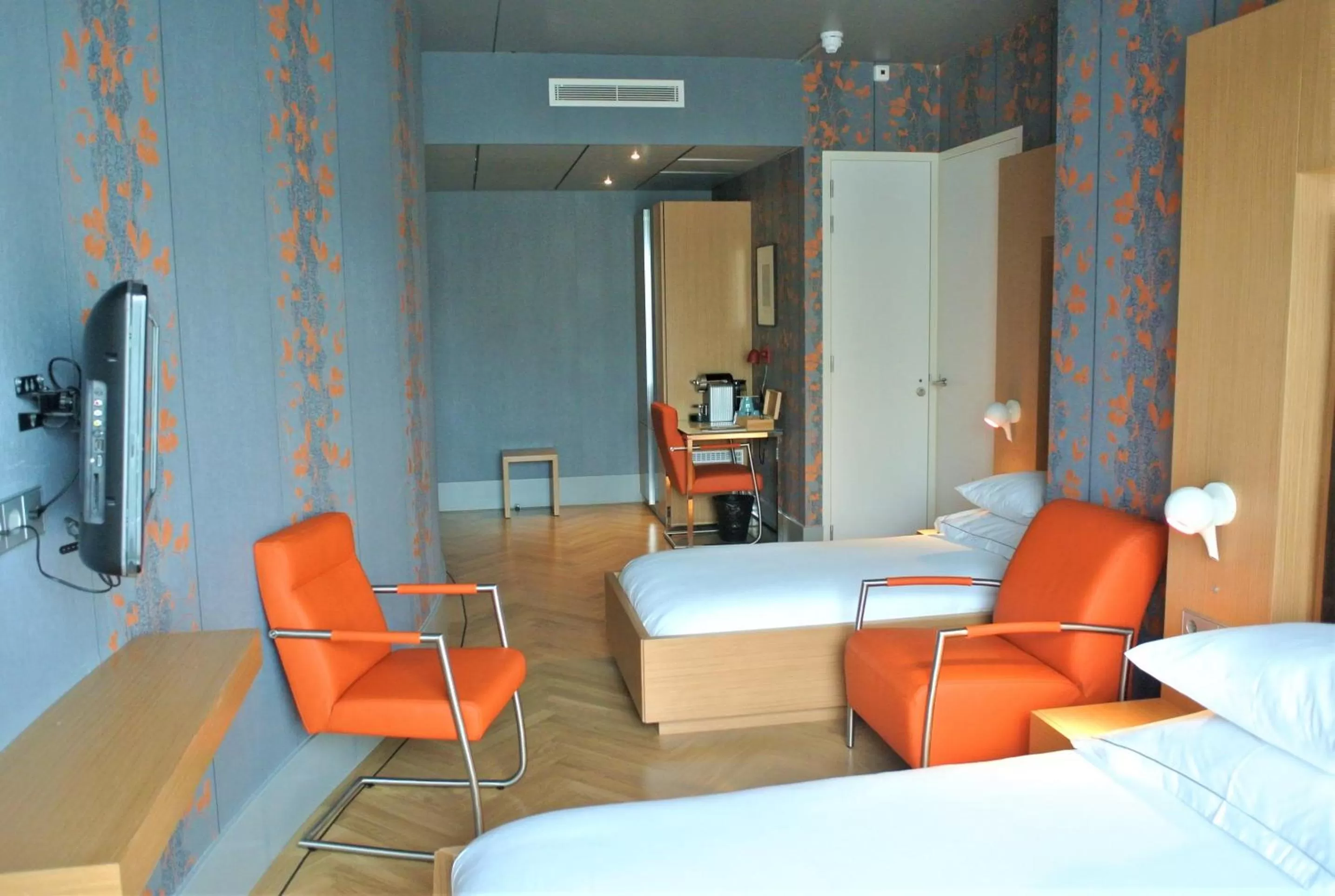 Photo of the whole room, Bed in Amadi Park Hotel