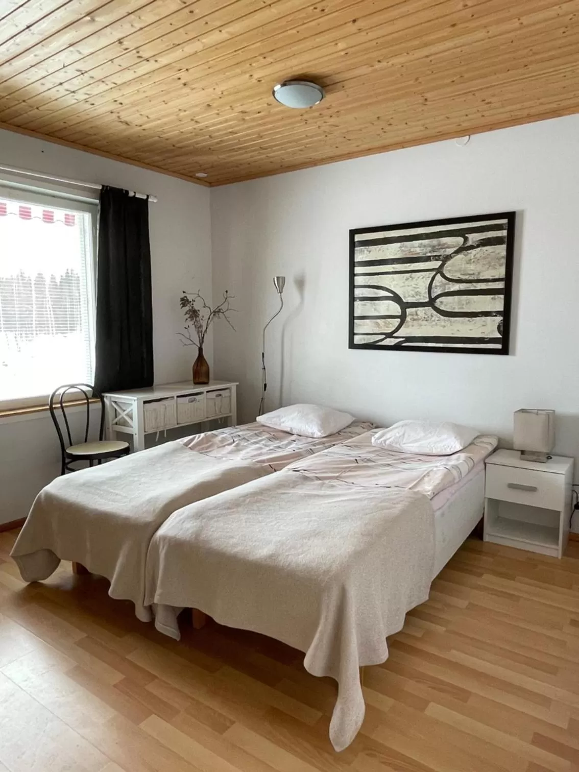 Bed in Lamminmäen Juhla ja Peti