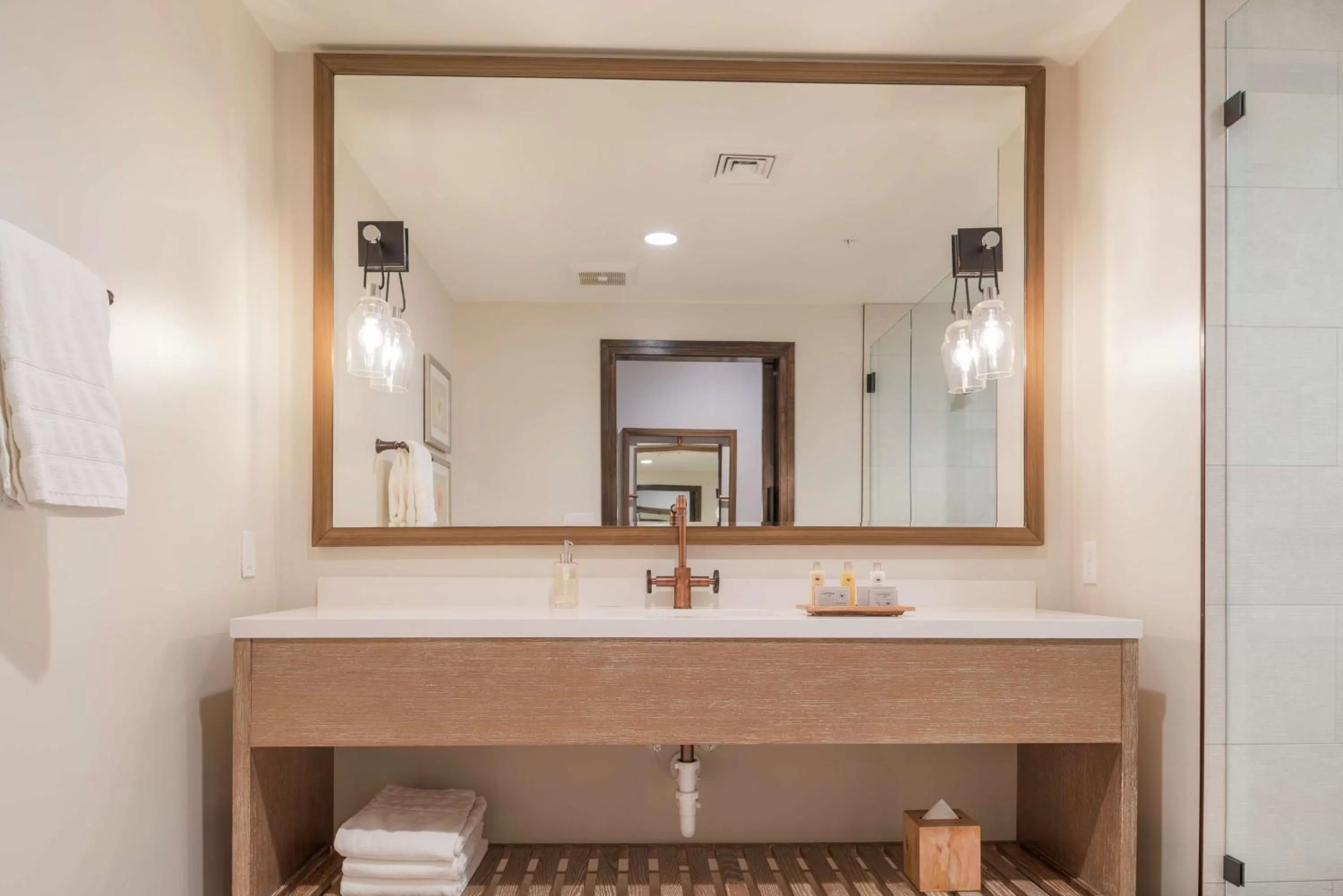 Bathroom in Cliffrose Springdale, Curio Collection By Hilton