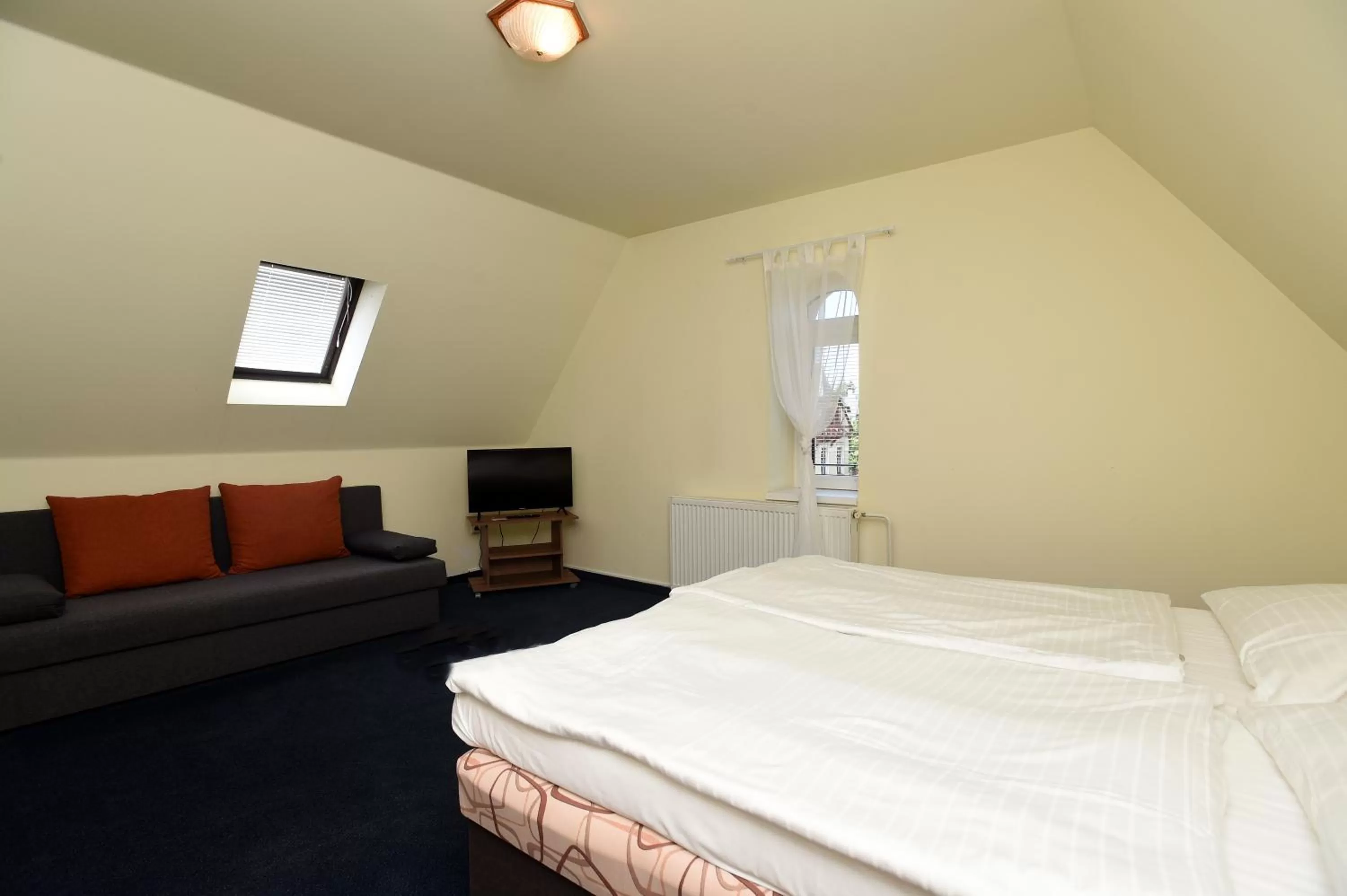 Bed in Hotel U Jezírka