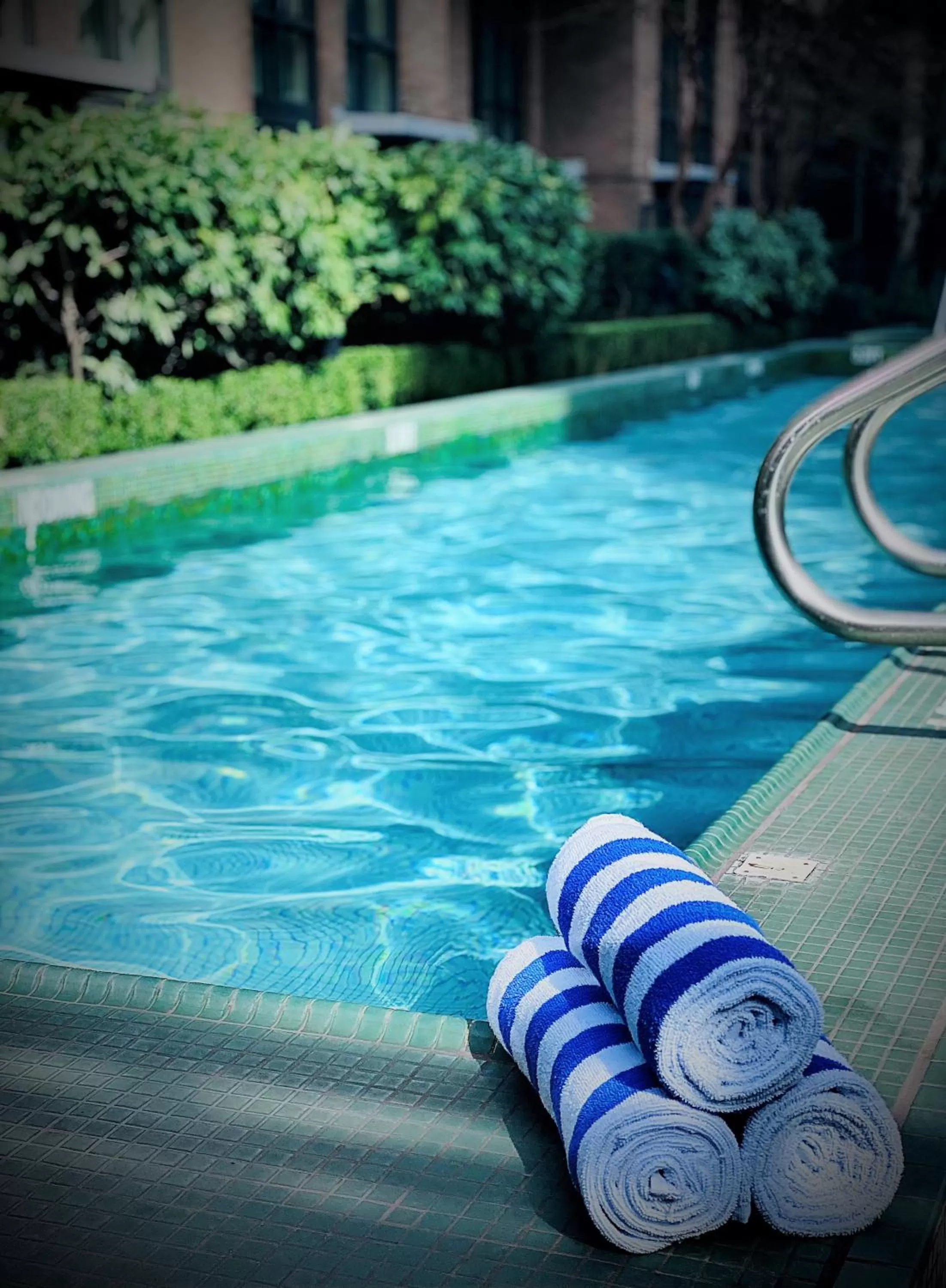 Swimming pool in L'Hermitage Hotel