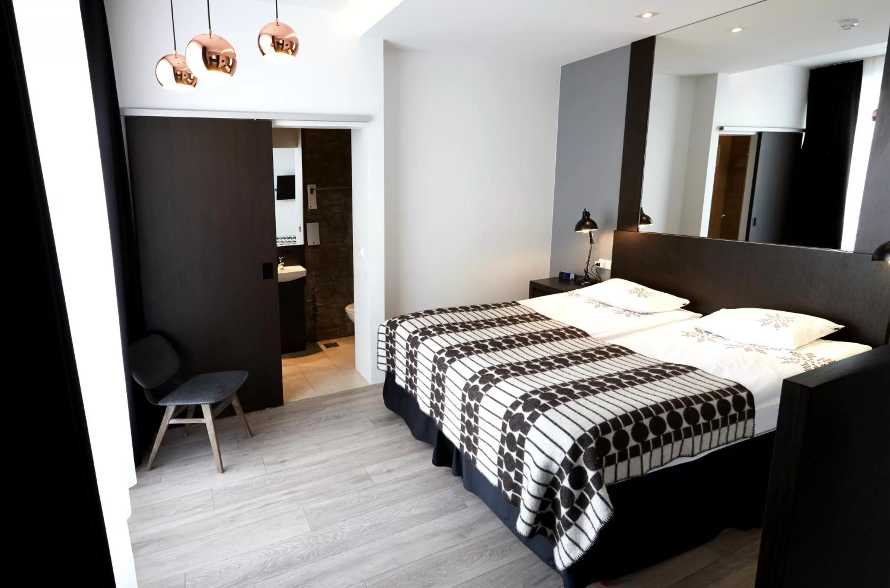 Bedroom, Bed in Fosshotel Rauðará