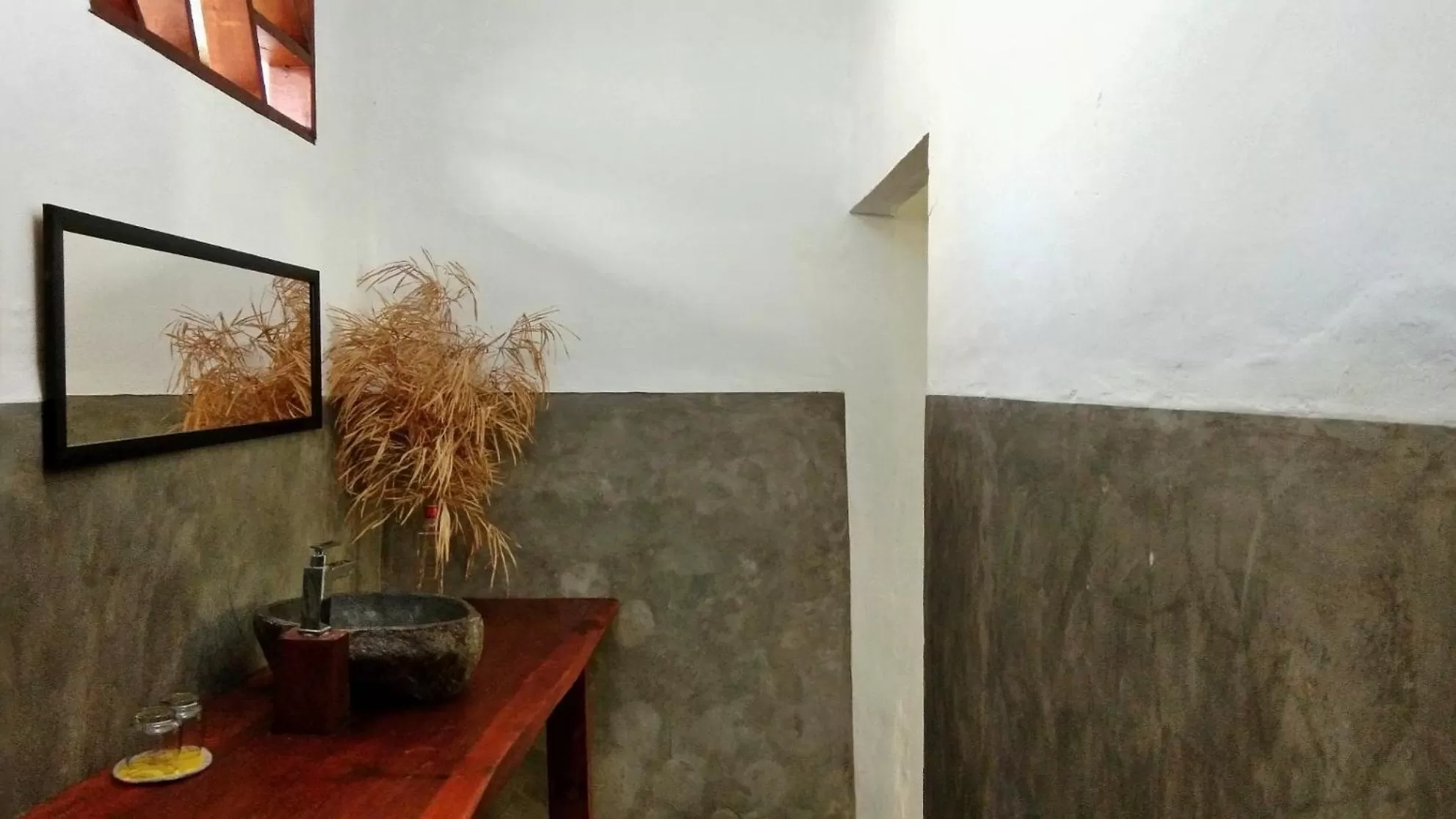 Bathroom in Café des Arts Gili Air