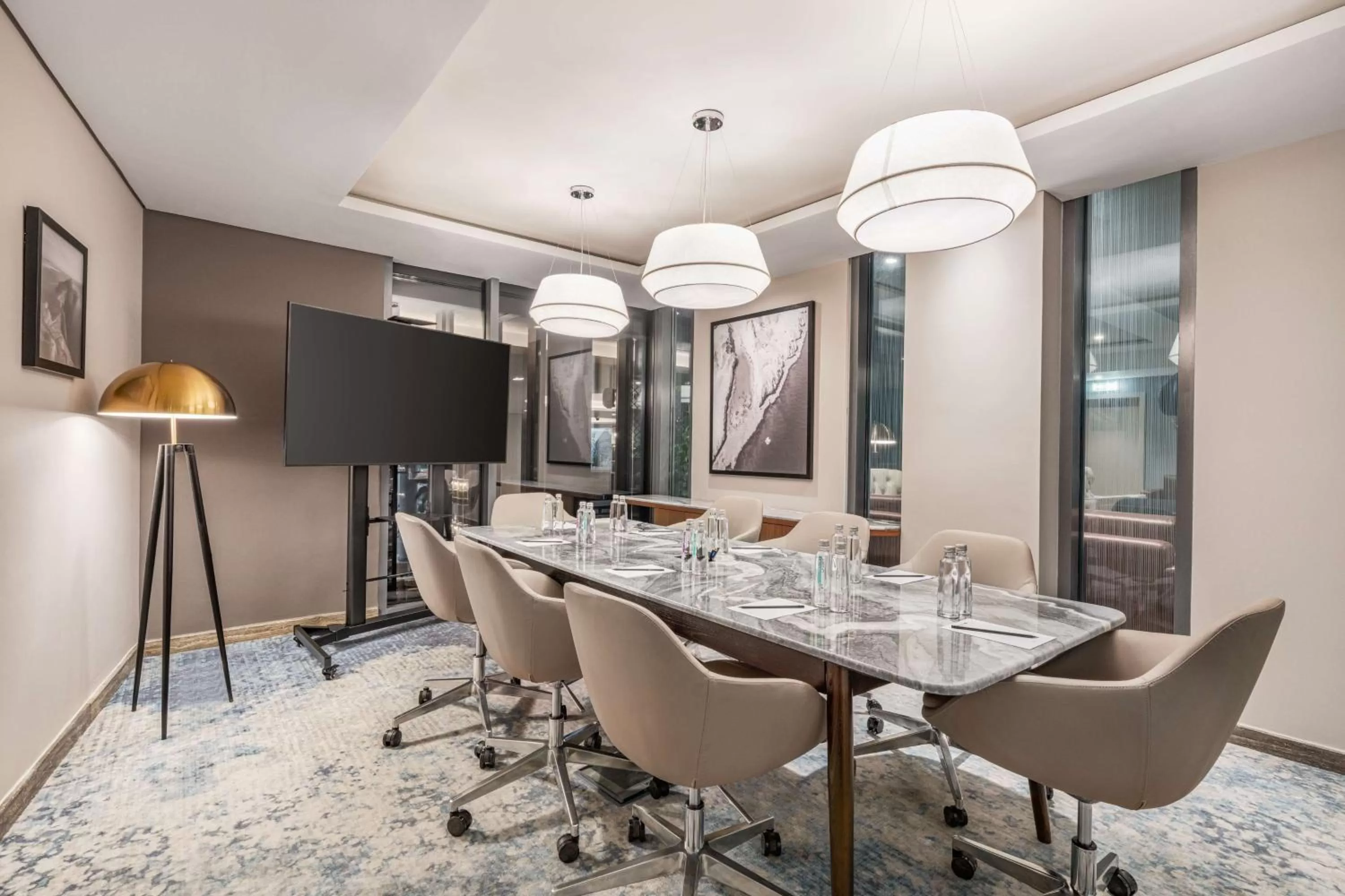 Lounge or bar in Radisson Blu Hotel Riyadh Convention and Exhibition Center