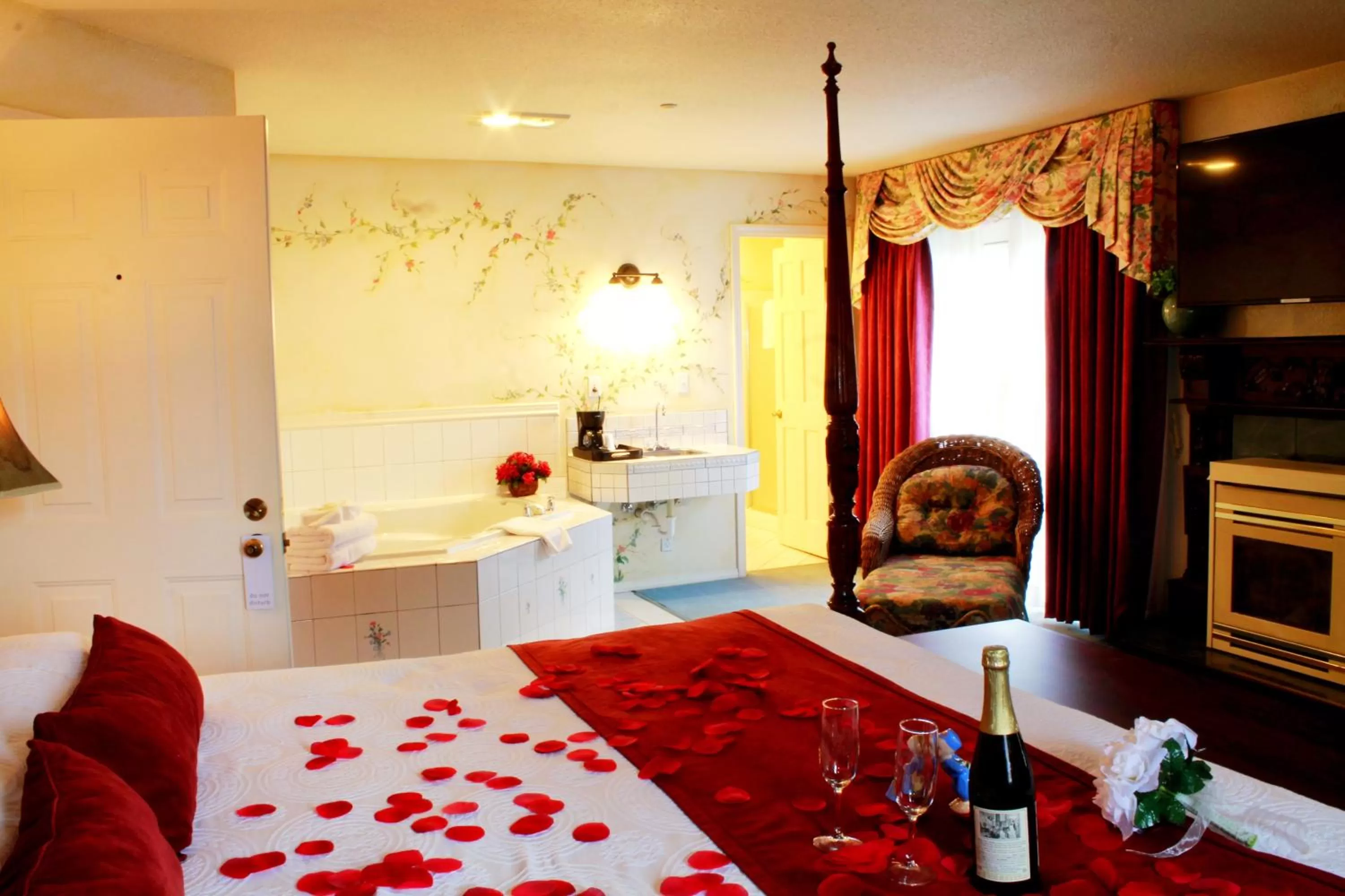 Bathroom in Auld Holland Inn