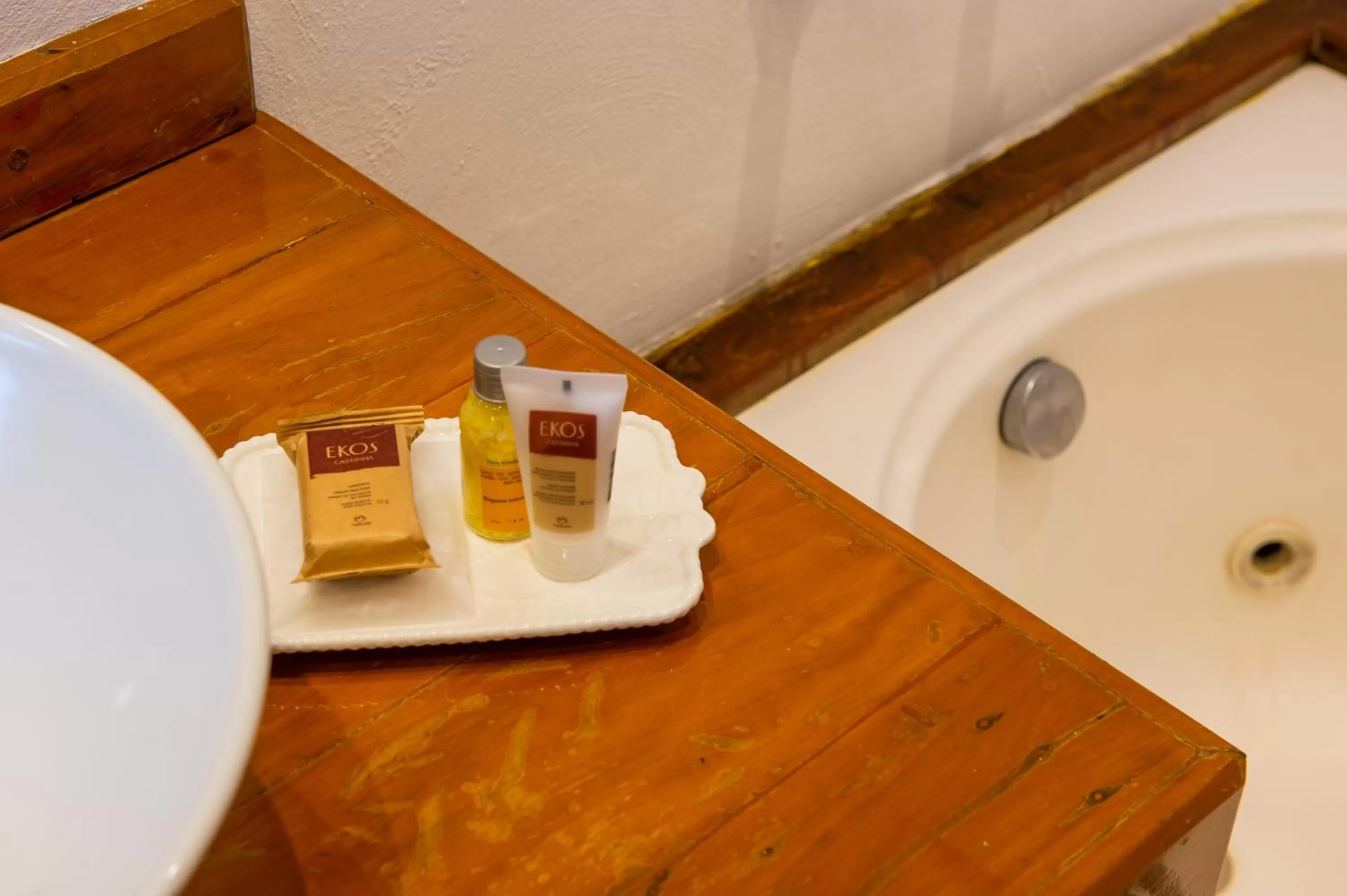 Hot Tub, Bathroom in Pousada das Lavandas