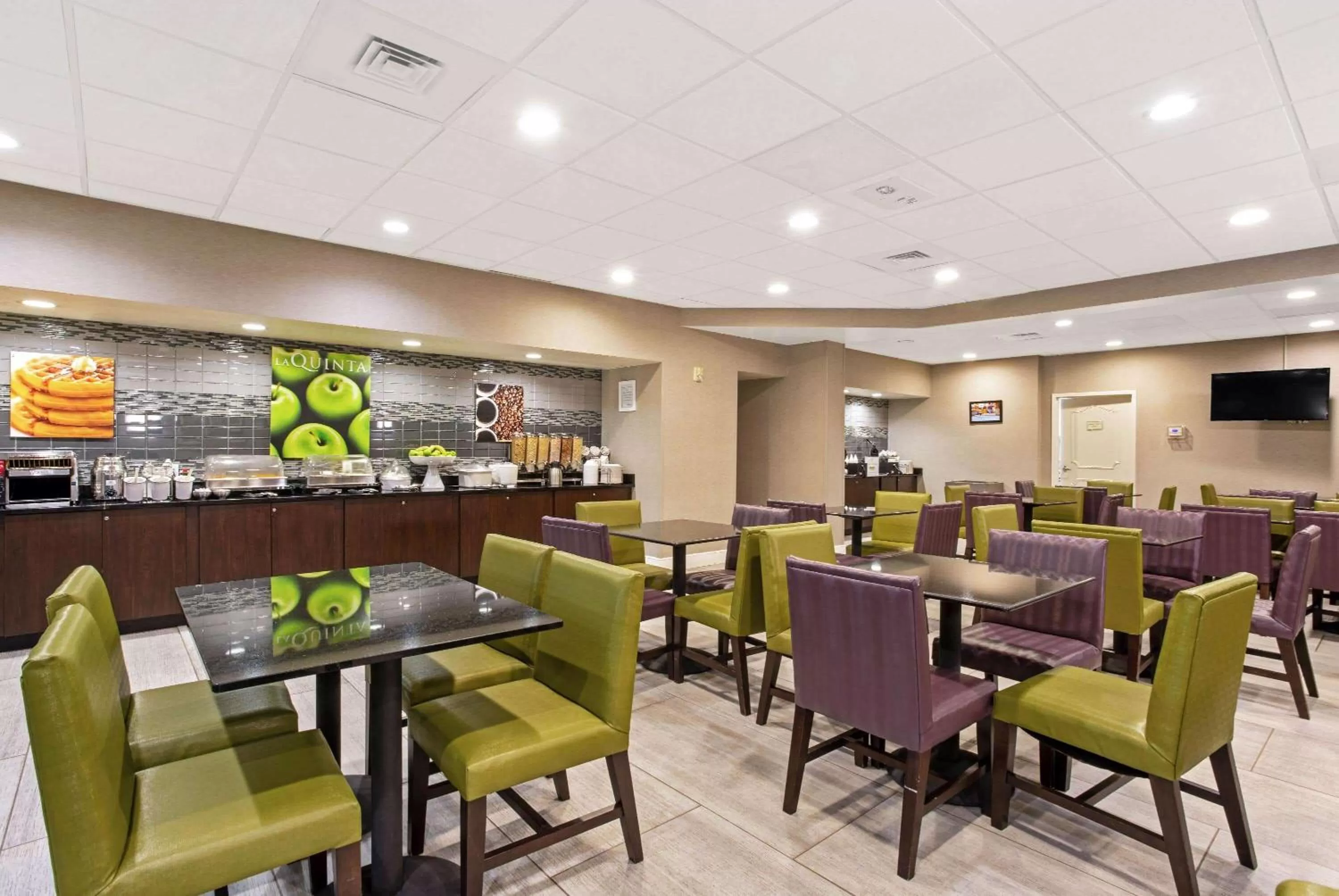 Restaurant/places to eat in La Quinta by Wyndham Boston-Andover