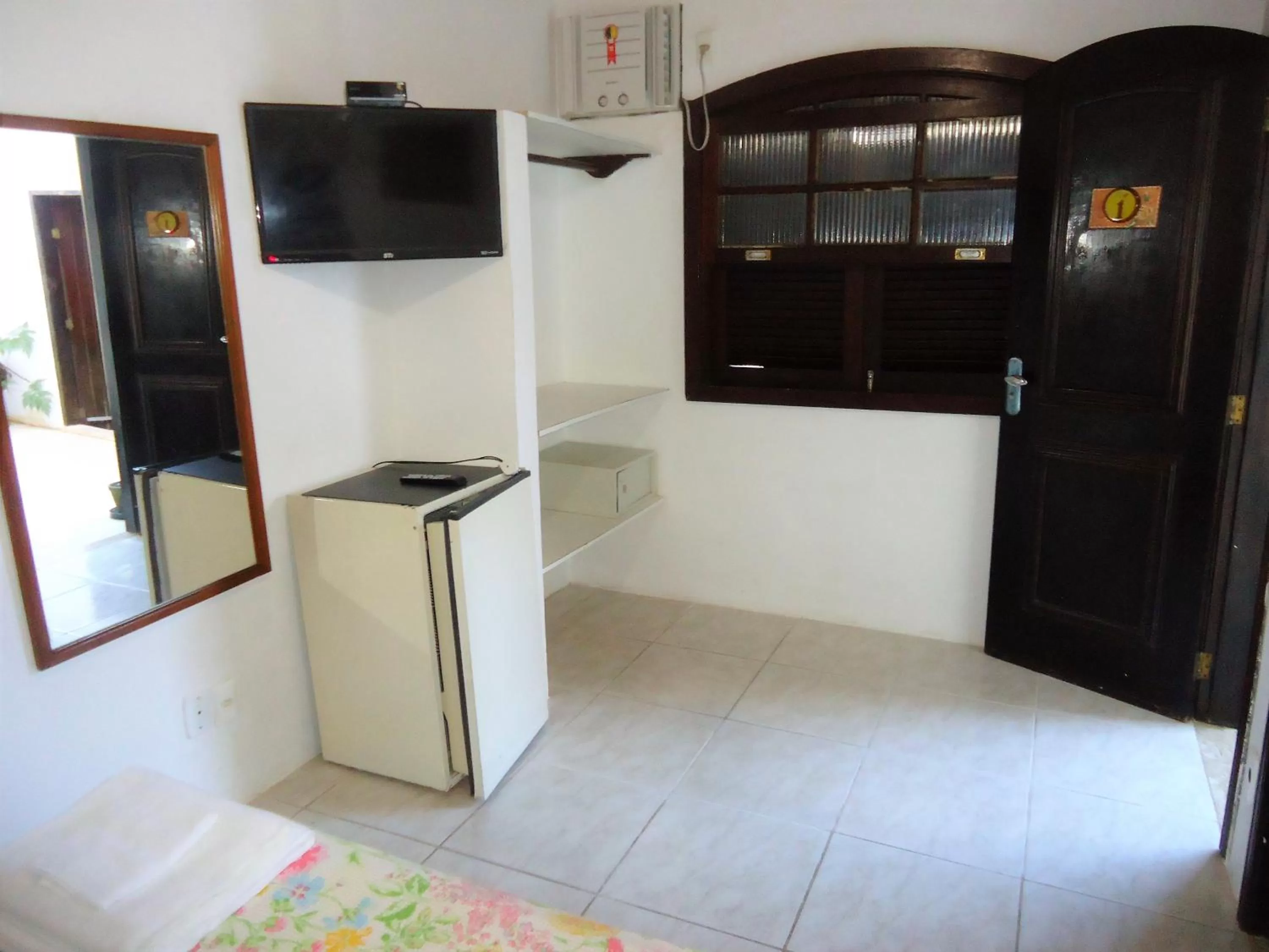 TV and multimedia, TV/Entertainment Center in Pousada L'étage