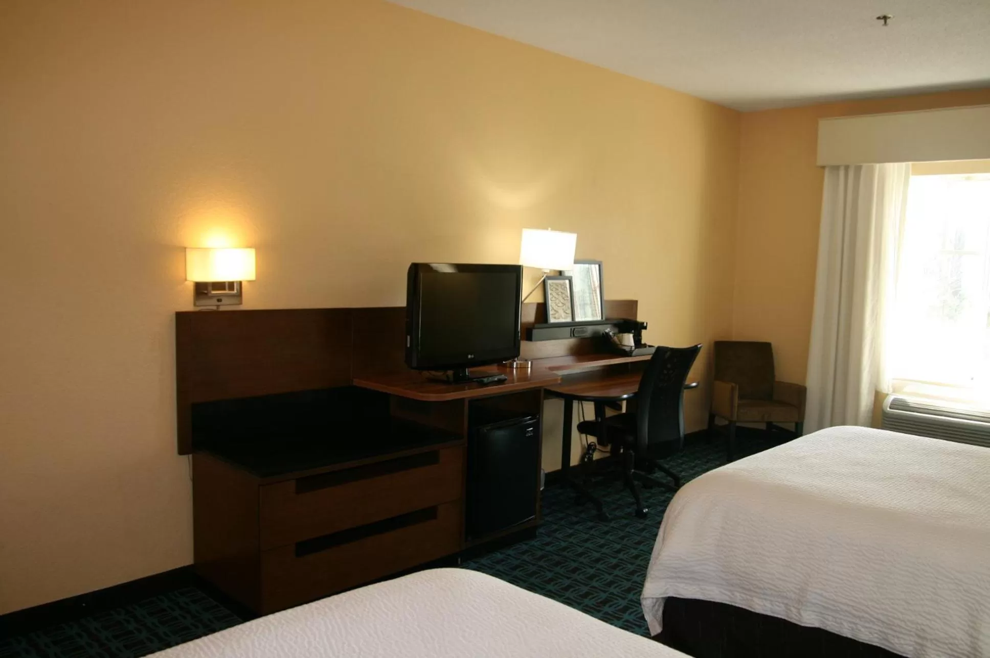 Photo of the whole room, Bed in Okatie Hilton Head Hotel