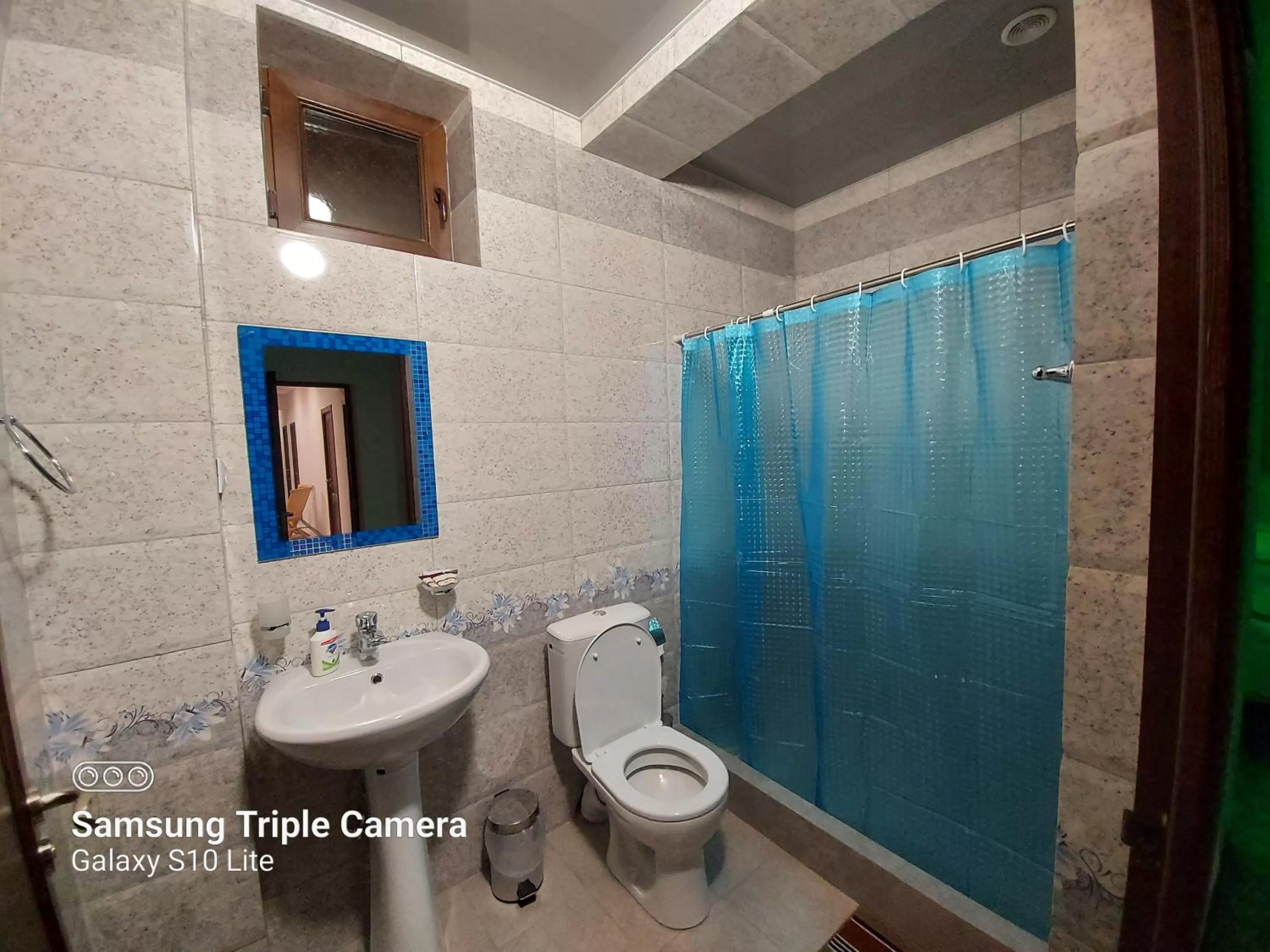 Bathroom in B&B Odzun