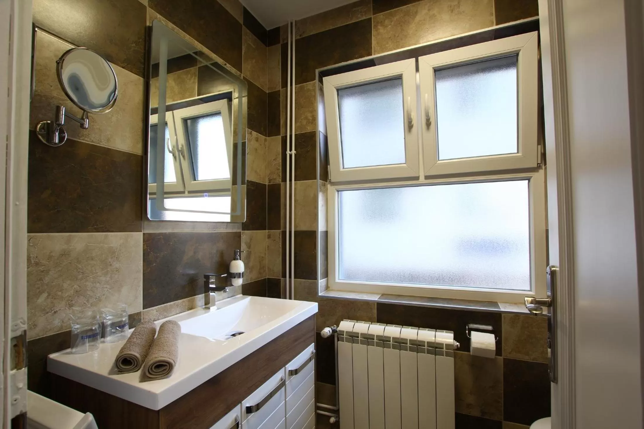 Bathroom in B&B Galeb