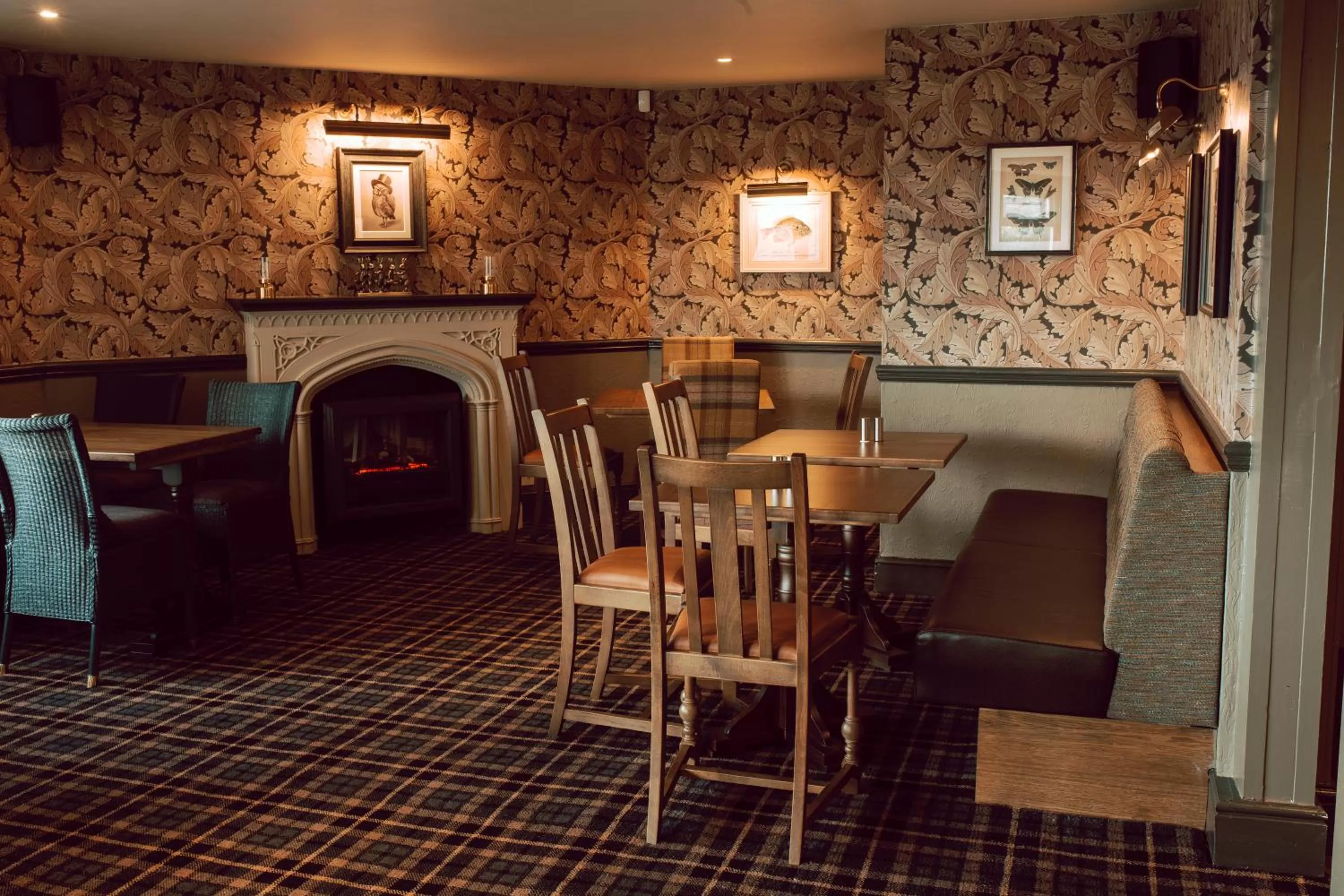 Restaurant/Places to Eat in The Wheatsheaf Hotel