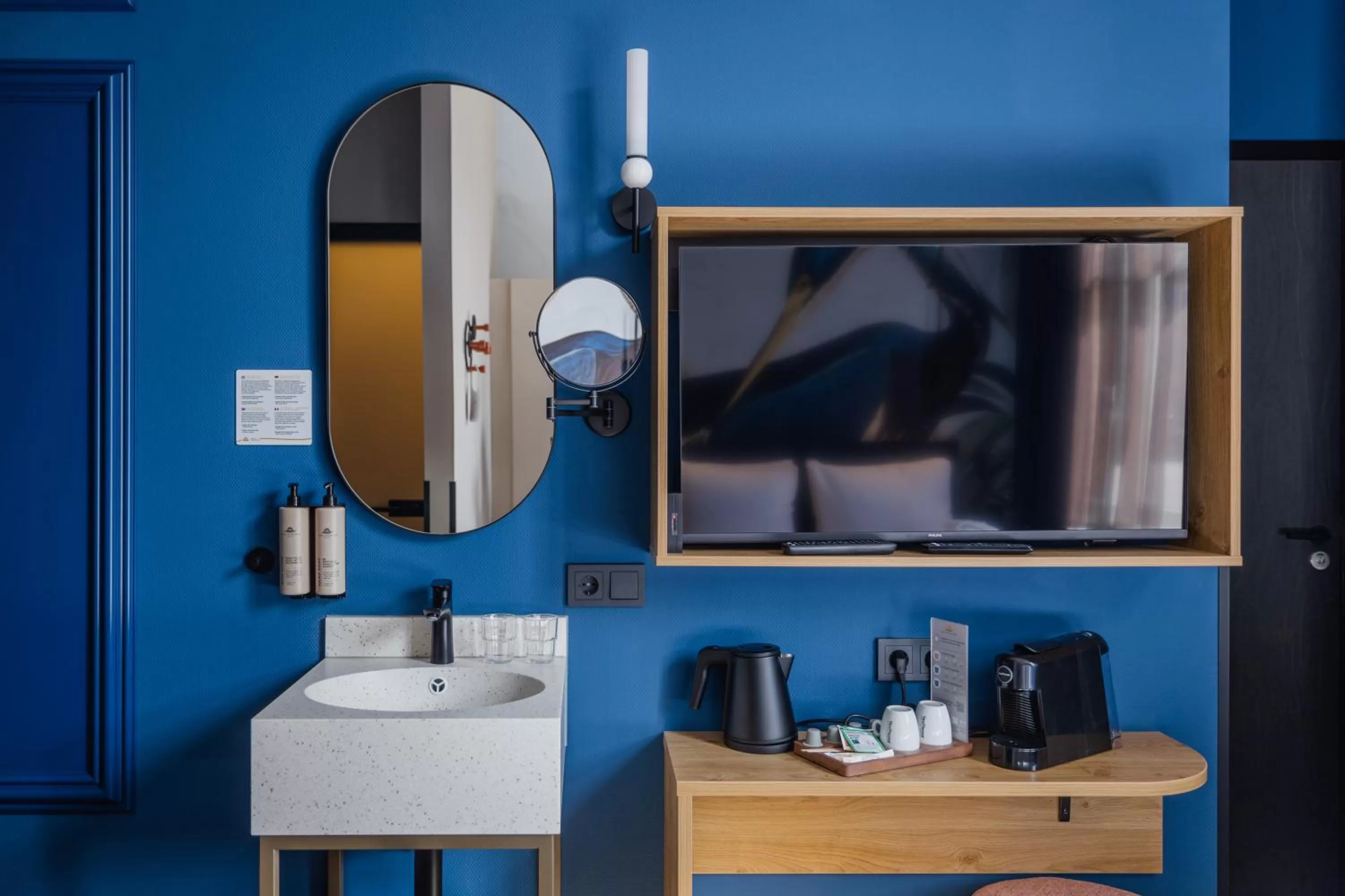 TV and multimedia in Hotel St Joris I Kloeg Collection