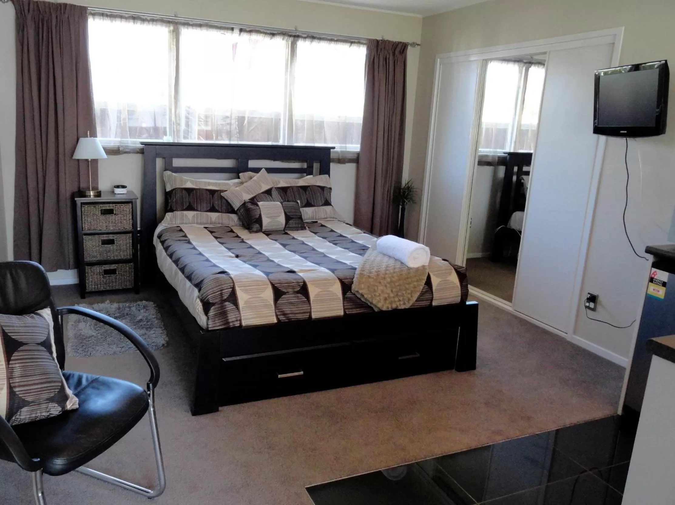 Bed in Aarburg Airport Motel