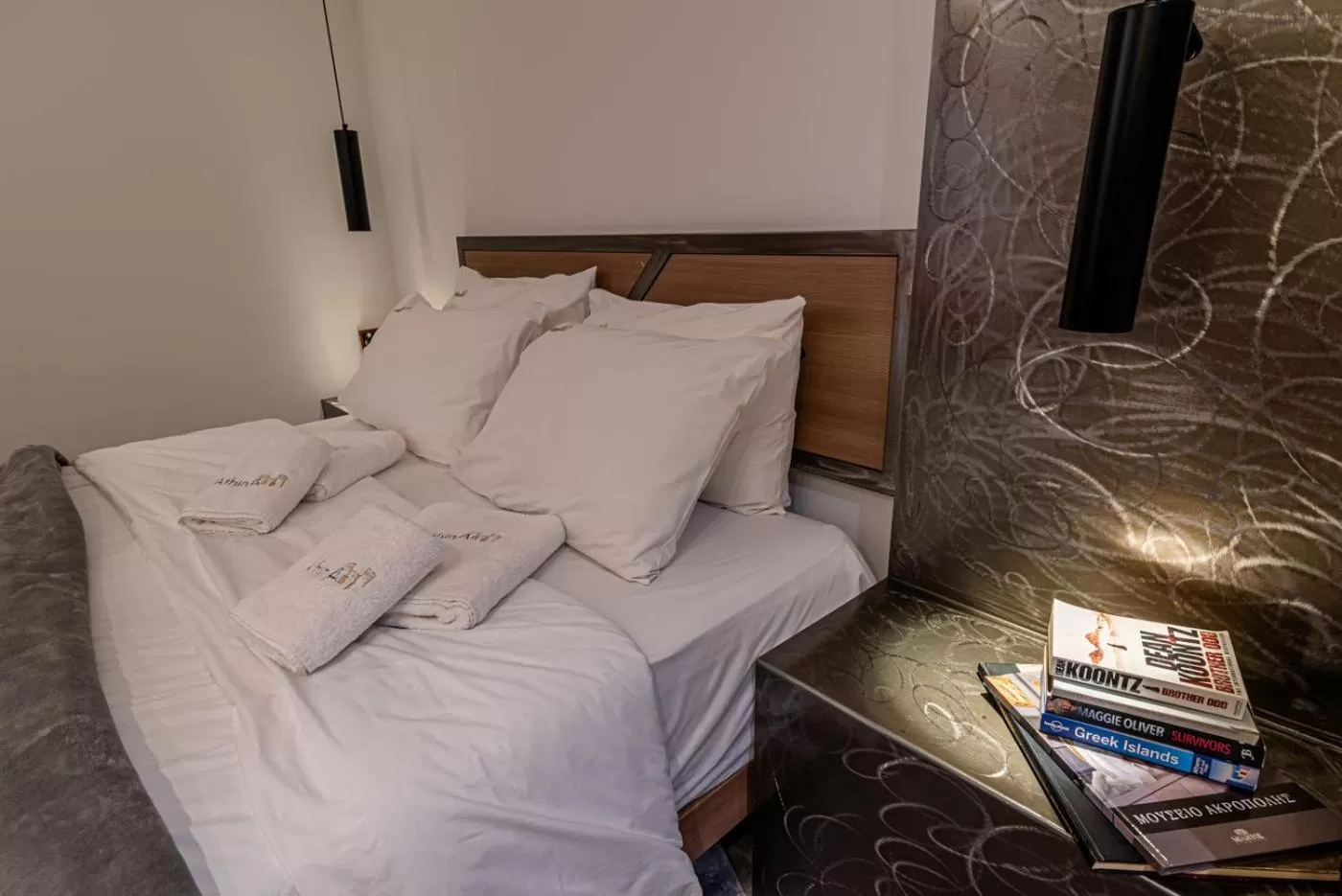 Bed in AthinA STREETAPARTMENTS