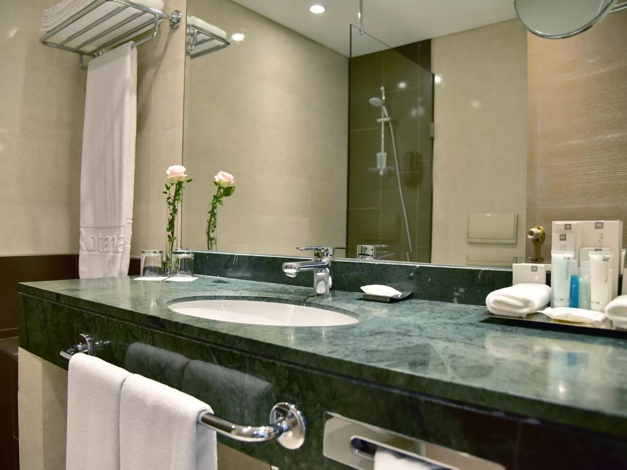 Bathroom in Gefinor Rotana – Beirut