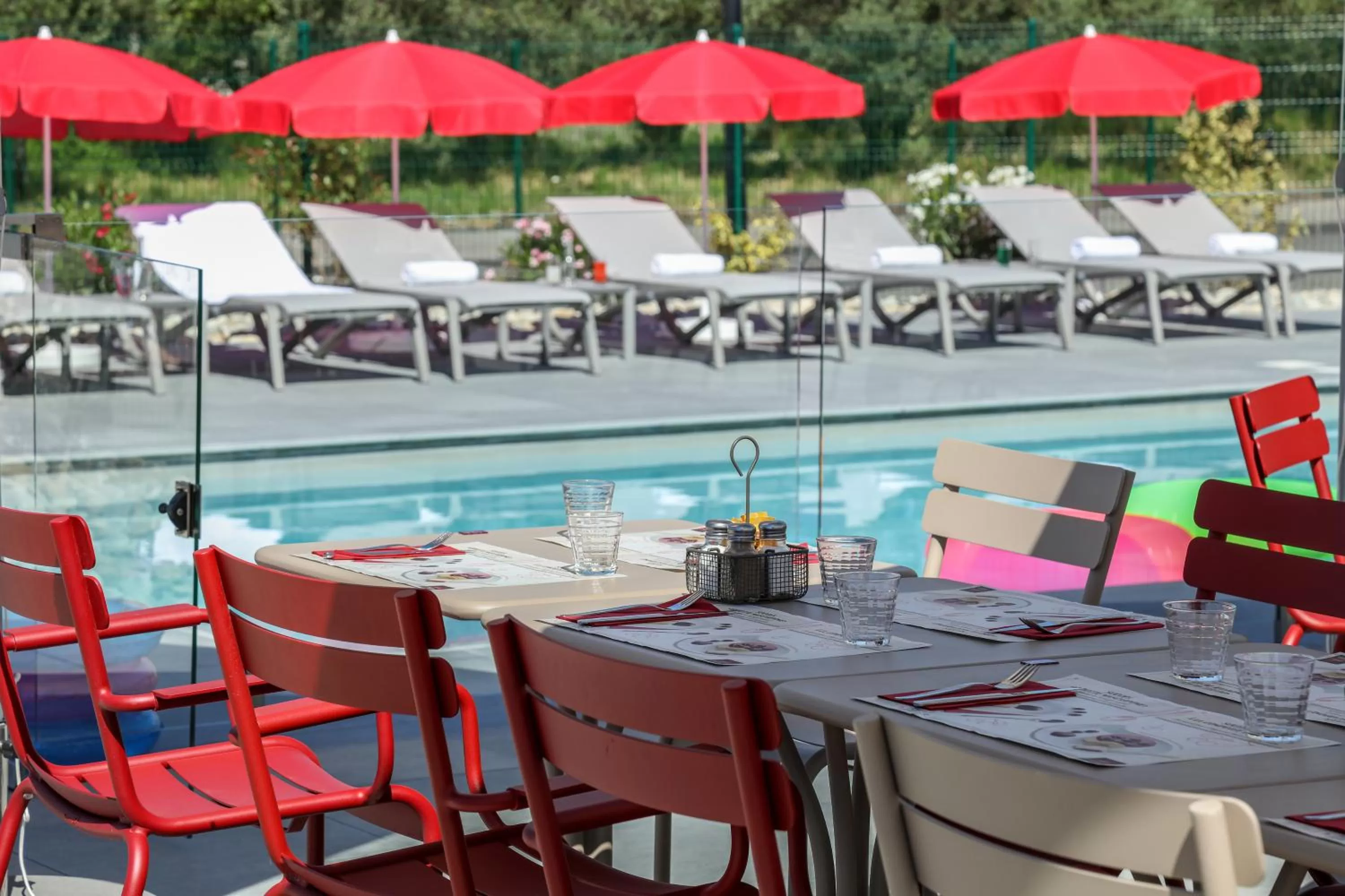 Swimming pool in ibis Orange Centre