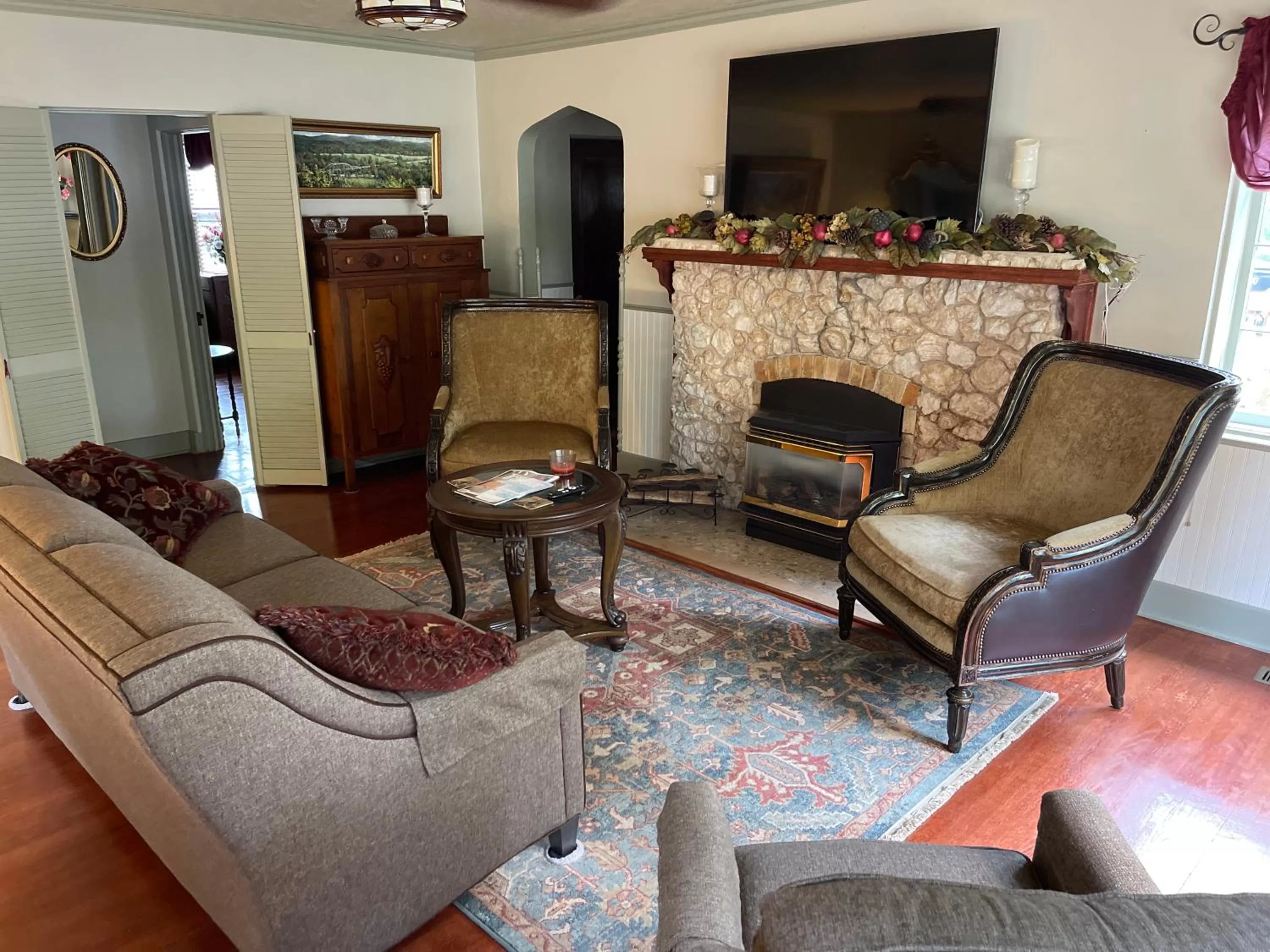 Deluxe Family Suite in Rock Cottage Gardens B&B