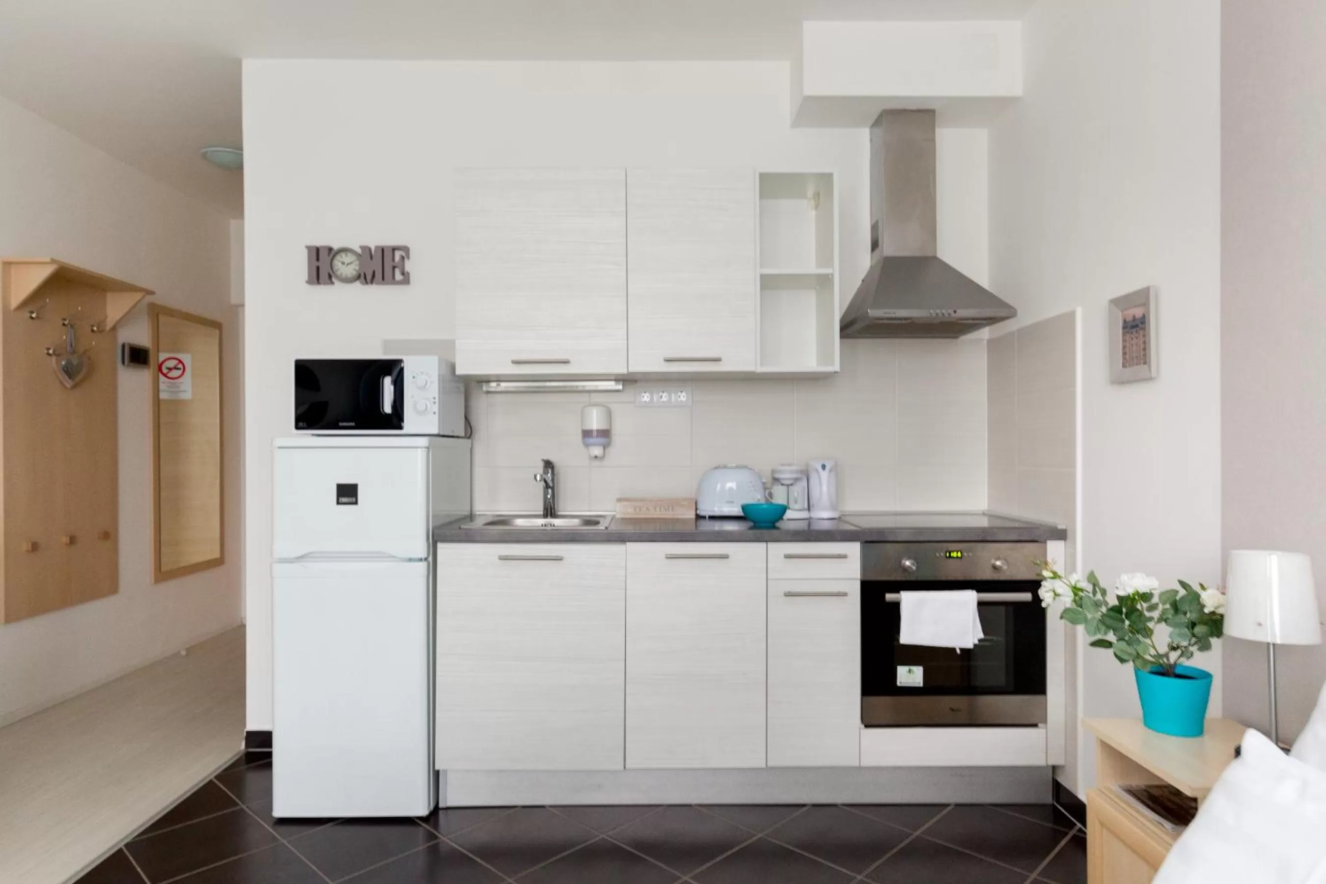 Kitchen or kitchenette, Kitchen/Kitchenette in Sun Resort Apartments