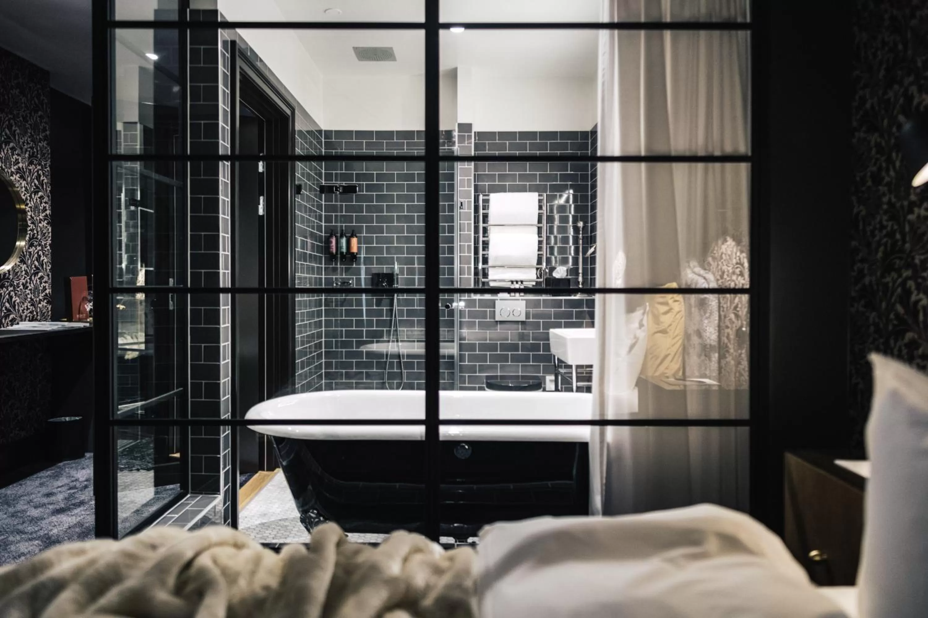 Bathroom, Bed in NOFO Hotel, WorldHotels Crafted