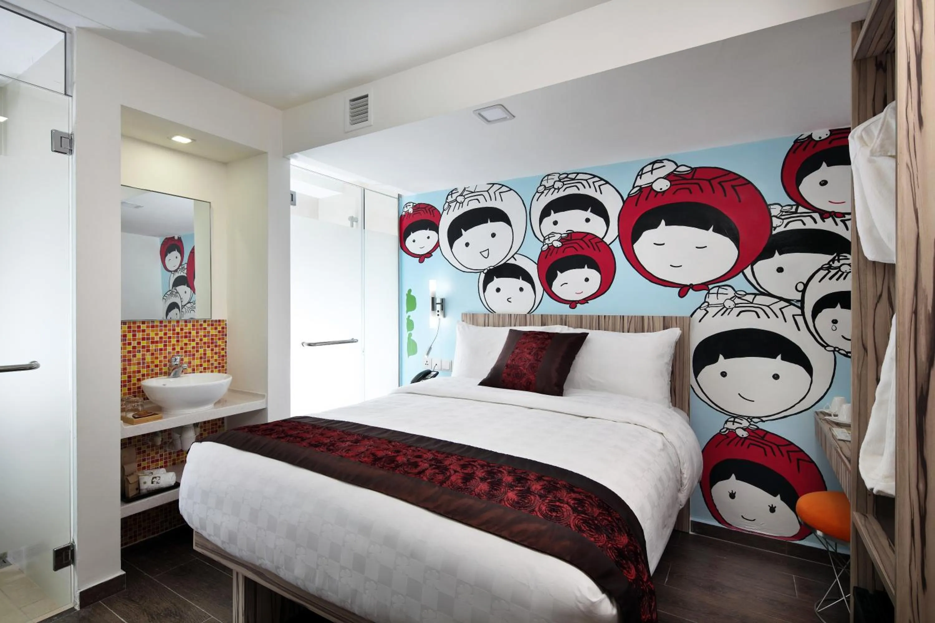 Photo of the whole room, Bed in Hotel Clover The Arts