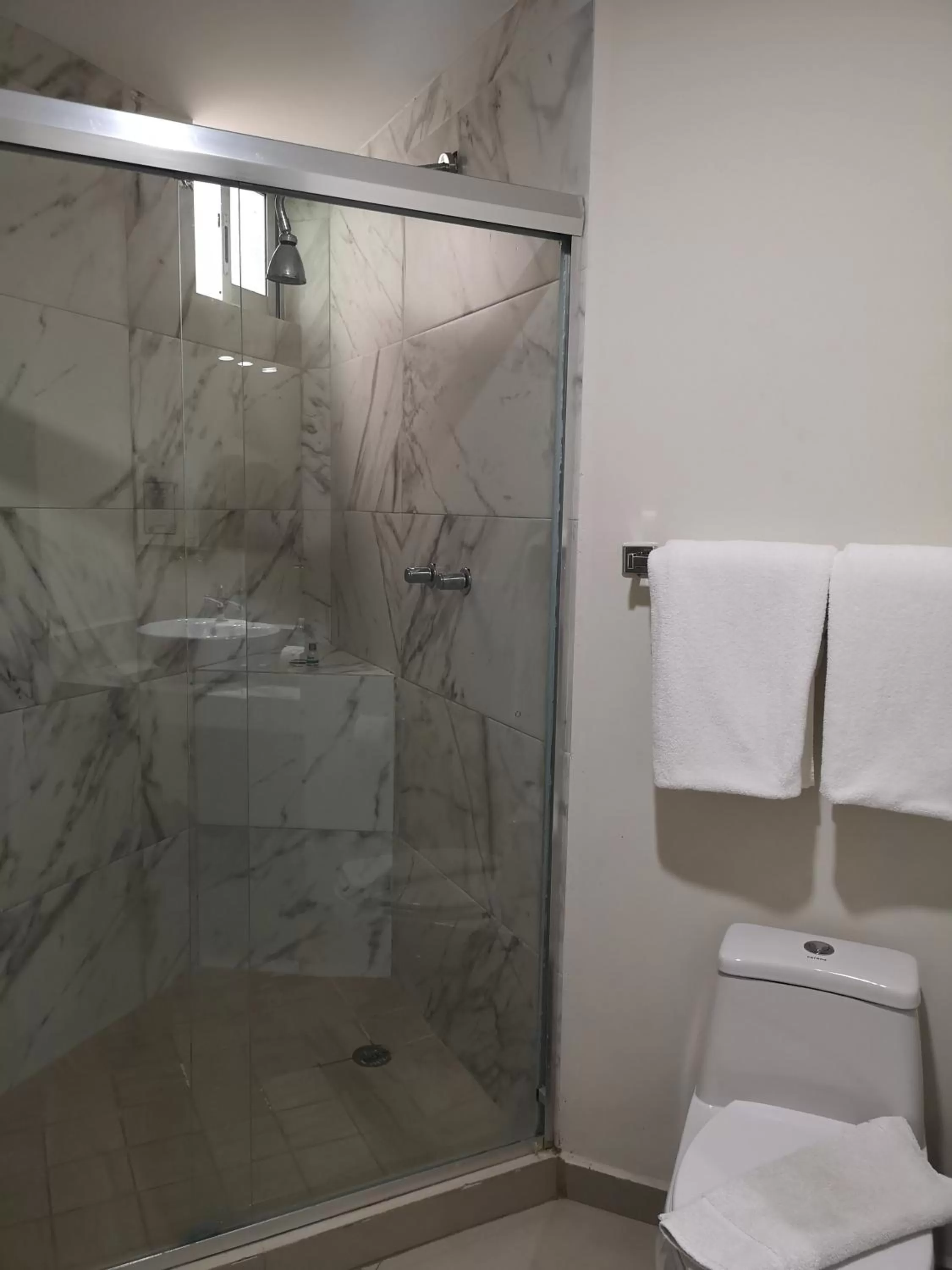 Bathroom in InHouse Hotel Culiacán