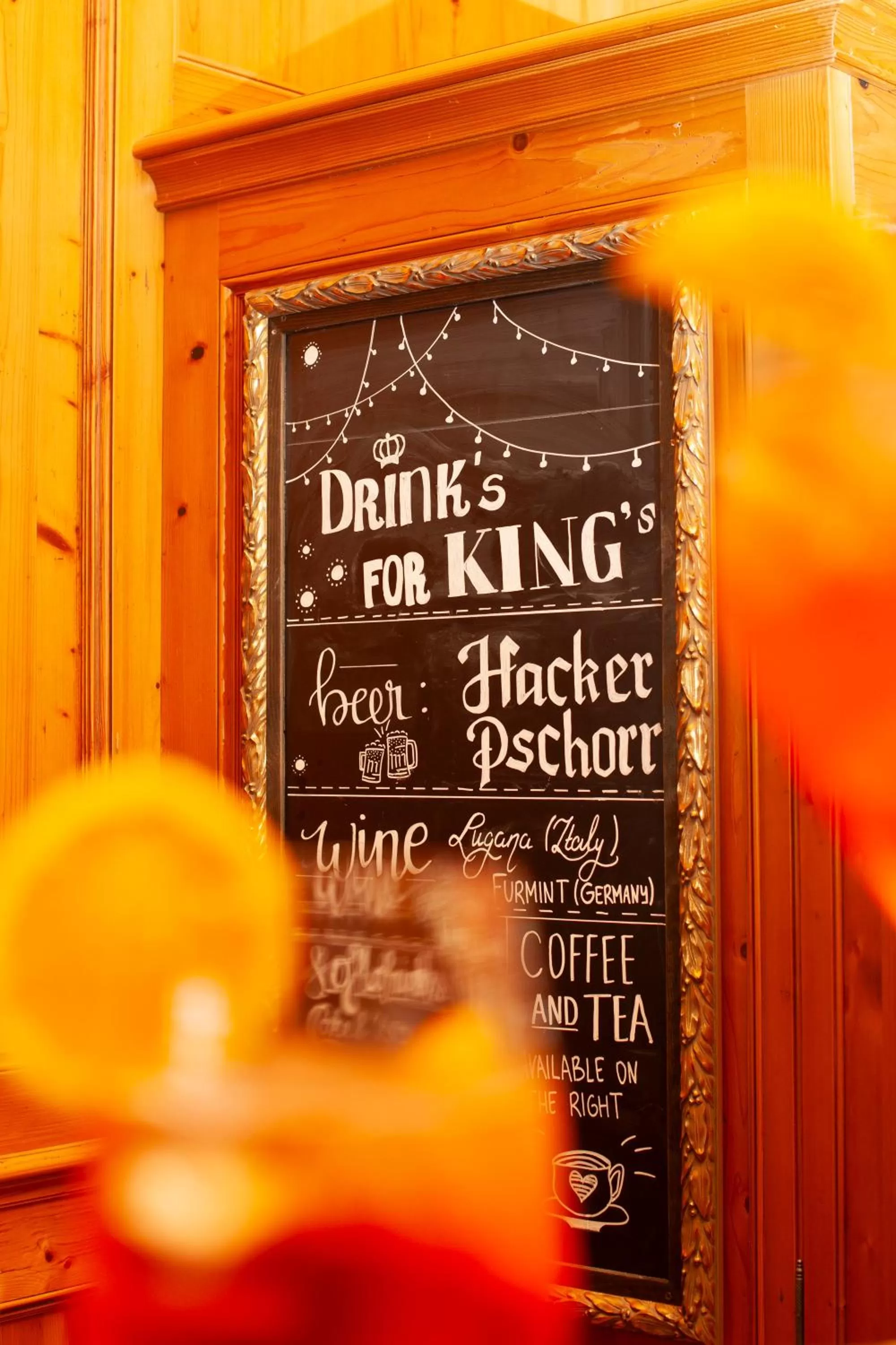 Drinks in King's Hotel Center Superior