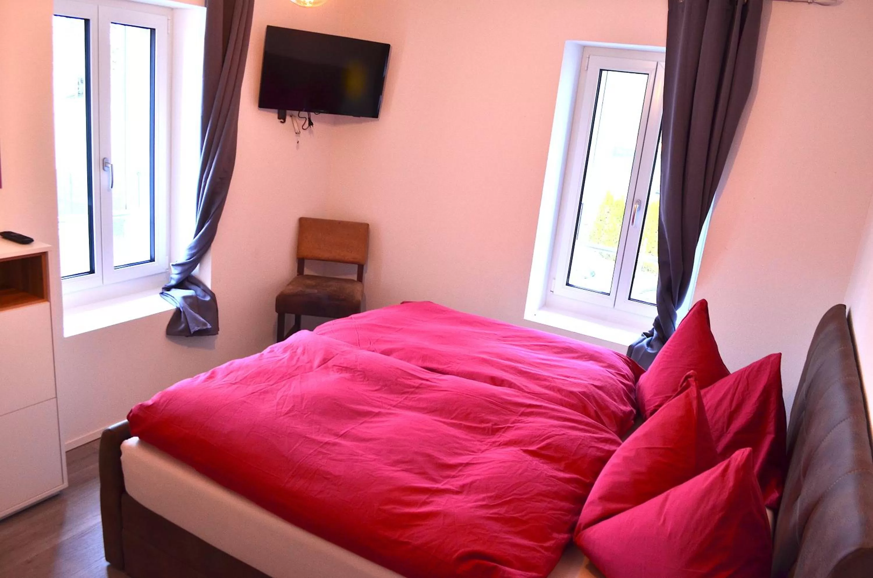 Bed in Guesthouse Meitschi Thun - contactless self check-in