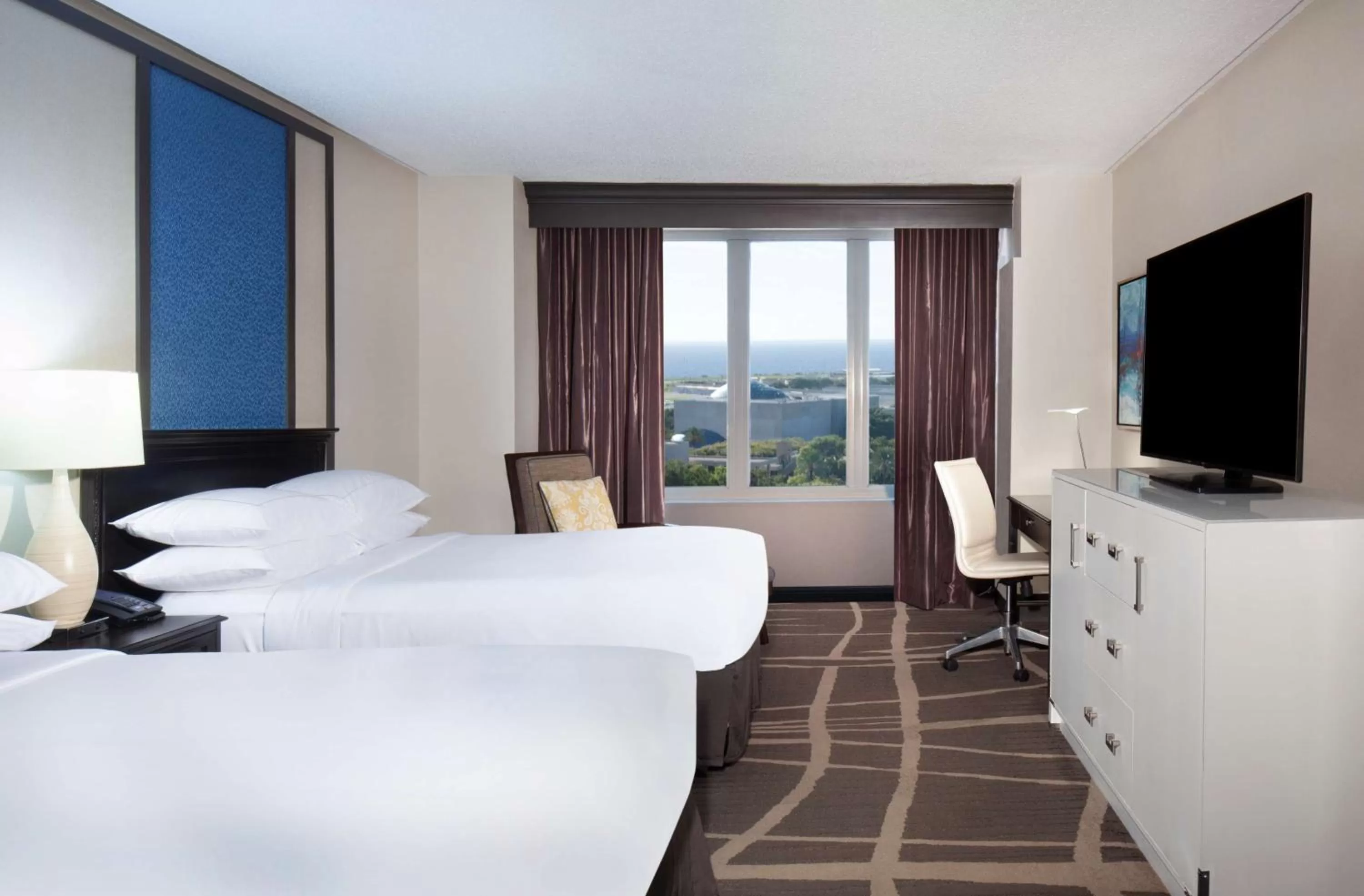 Bedroom, Bed in Hilton St. Petersburg Bayfront