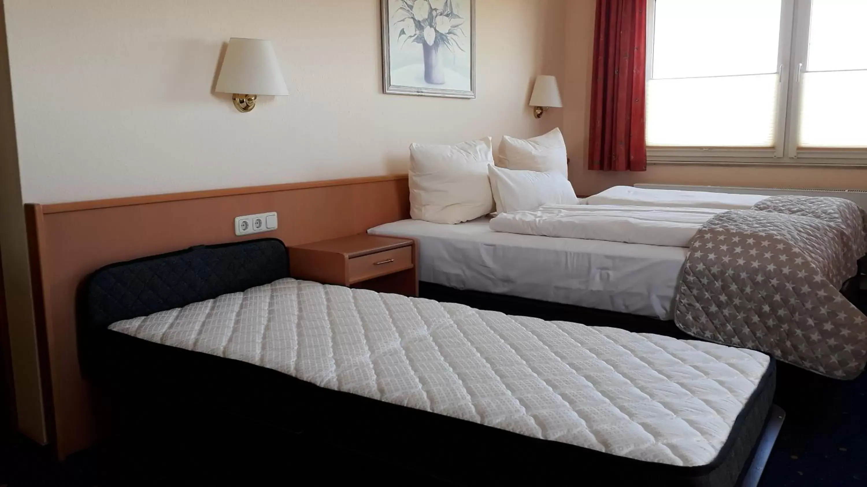 Triple Room with Shower in Sonnenhof Triple Room with Shower in Sonnenhof