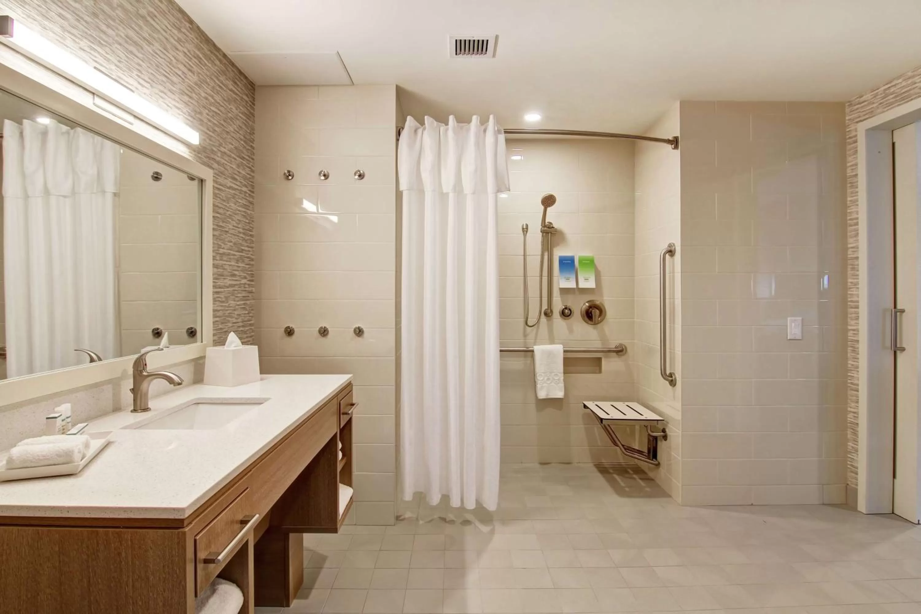 Bathroom in Home2 Suites By Hilton Montreal Dorval