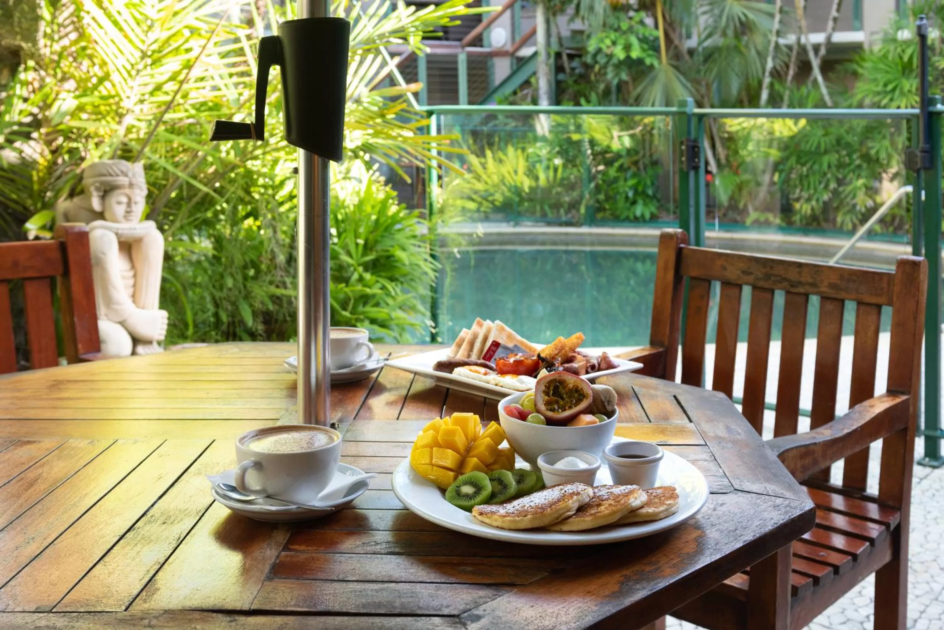 Food in Bay Village Tropical Retreat & Apartments