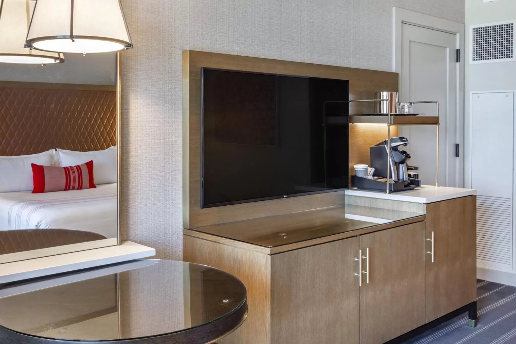 Photo of the whole room, Bed in Omni Hotel at the Battery Atlanta