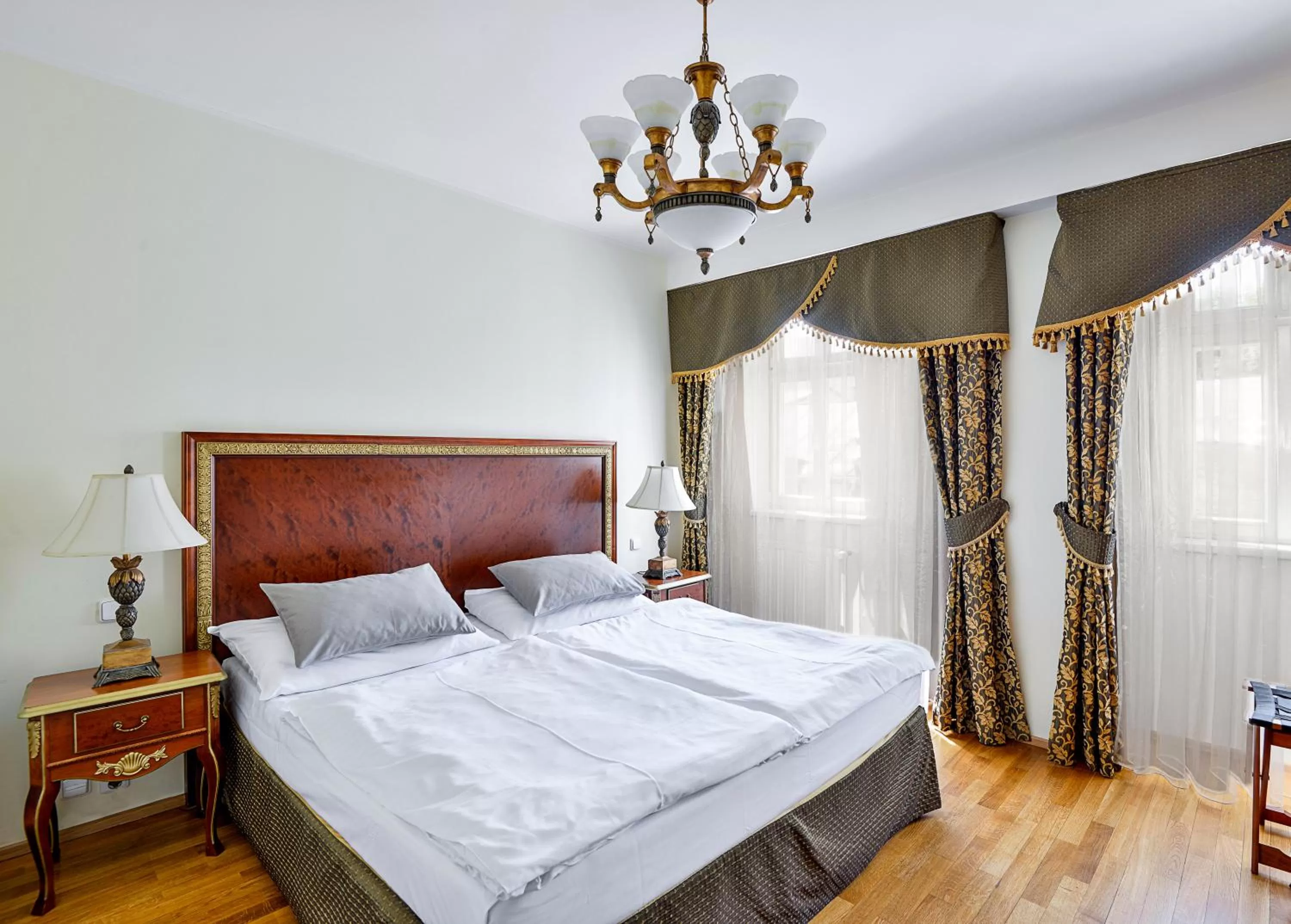 Bedroom, Bed in Residence Romanza